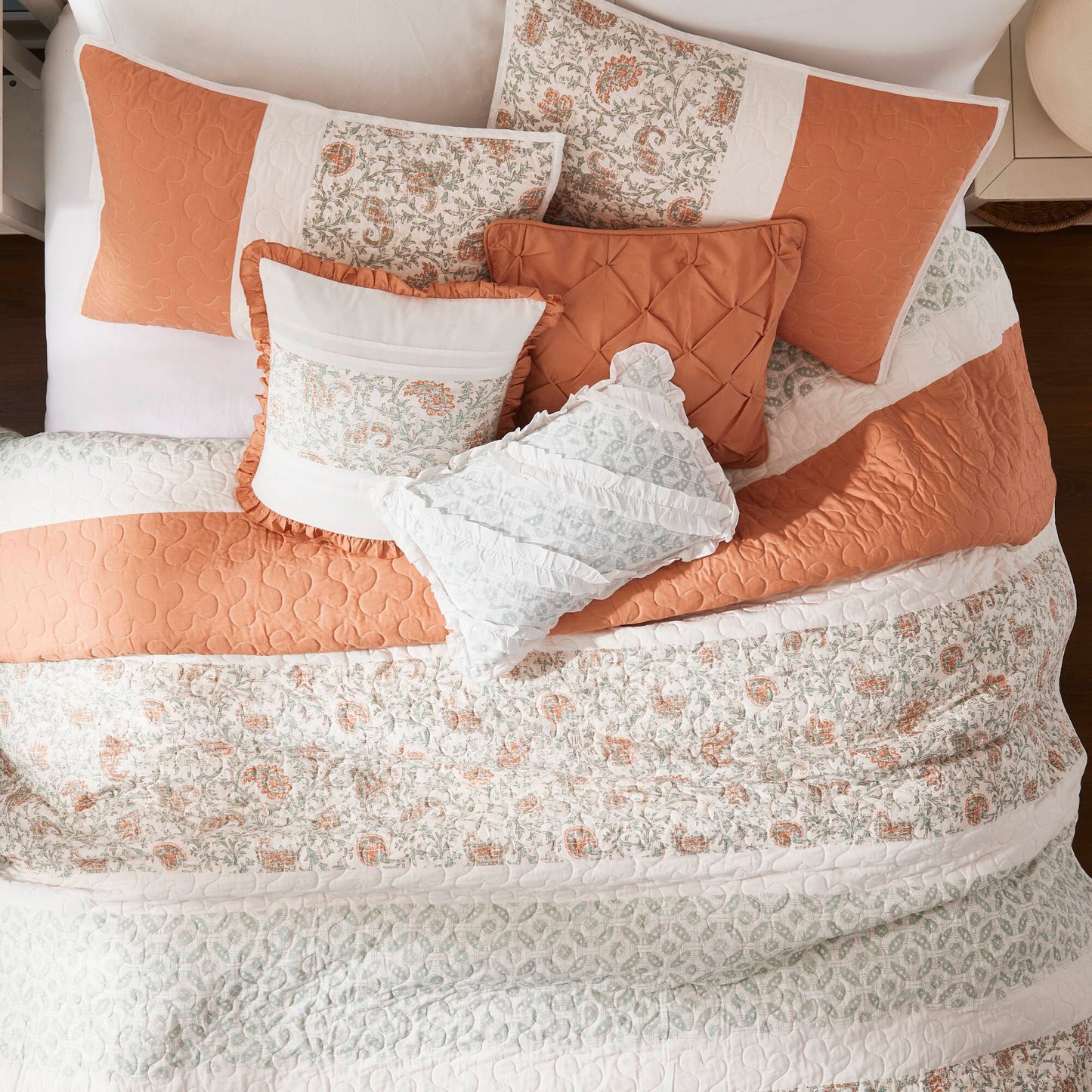 Madison Park 6 Piece Cotton Percale Quilt Set with Throw Pillows