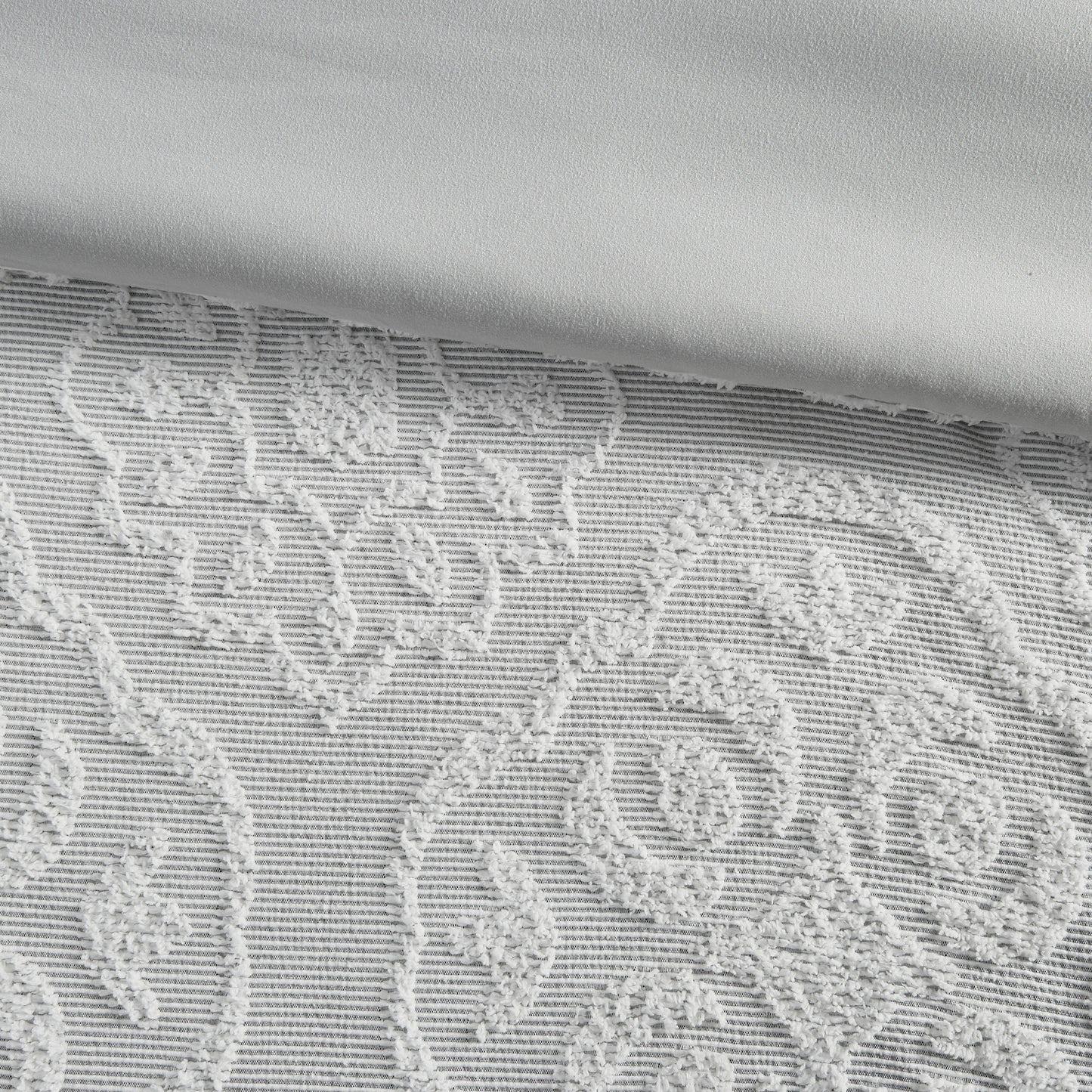 Madison Park 3 Piece Tufted Woven Medallion Comforter Set
