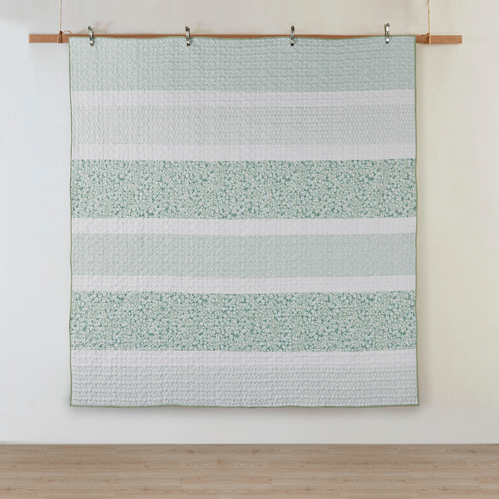 Madison Park 4 Piece Seersucker Quilt Set with Throw Pillow