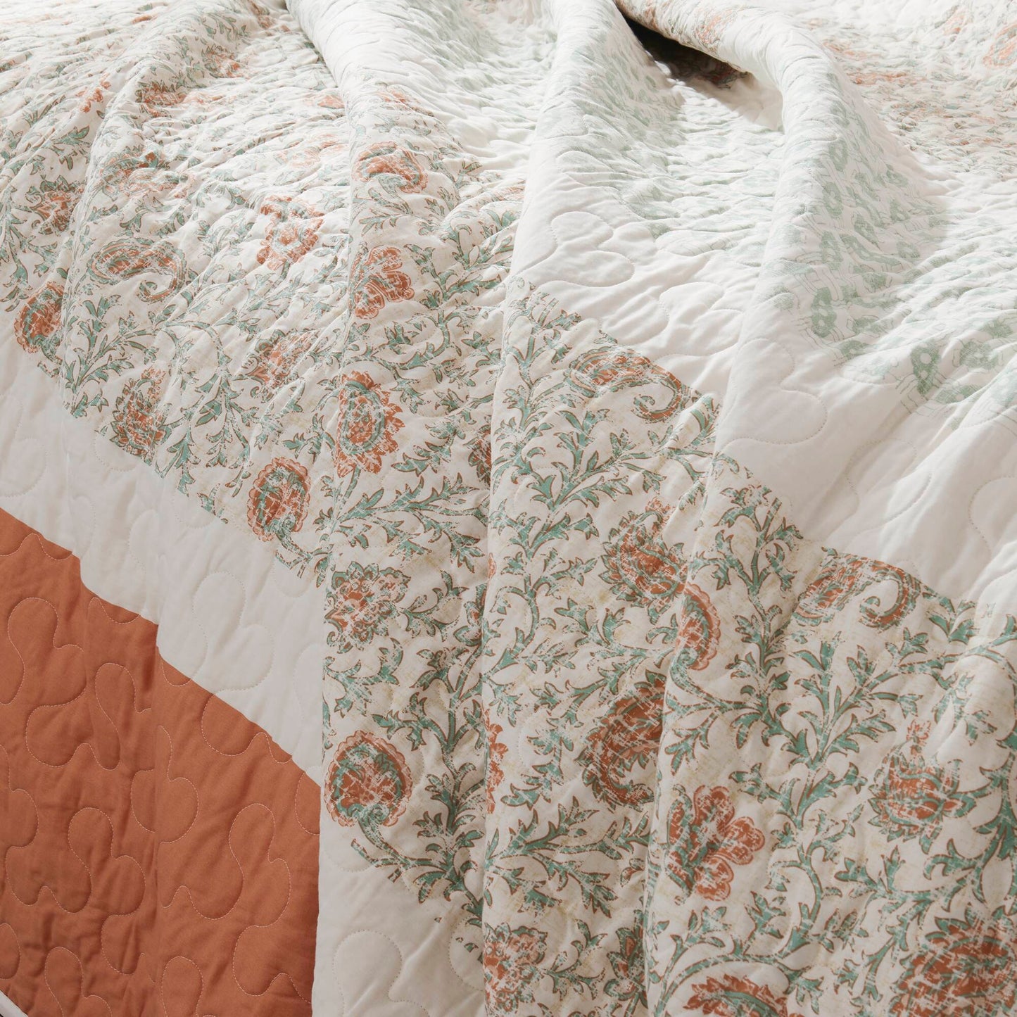 Madison Park 6 Piece Cotton Percale Quilt Set with Throw Pillows