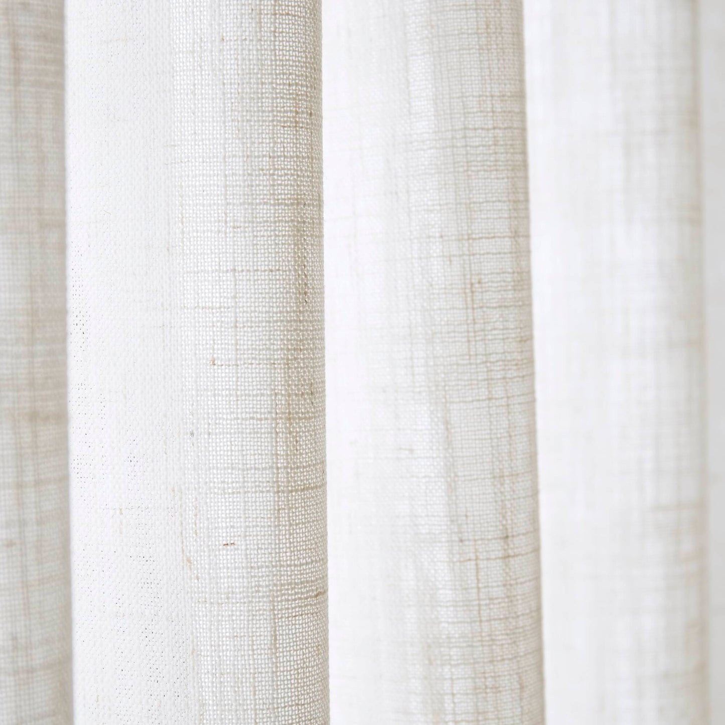Emery 300gsm poly linen with 7 pinch pleat per pc