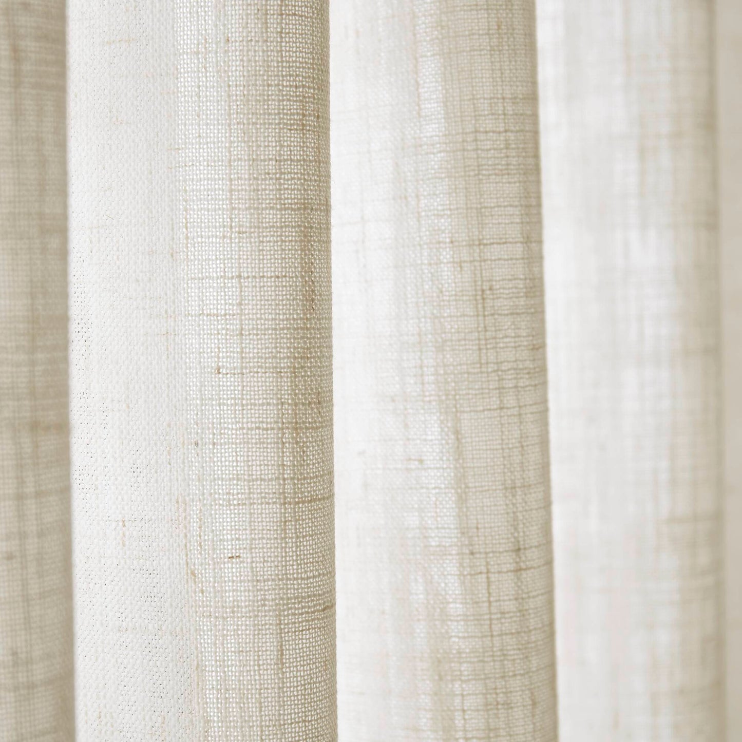 Emery 300gsm poly linen with 7 pinch pleat per pc