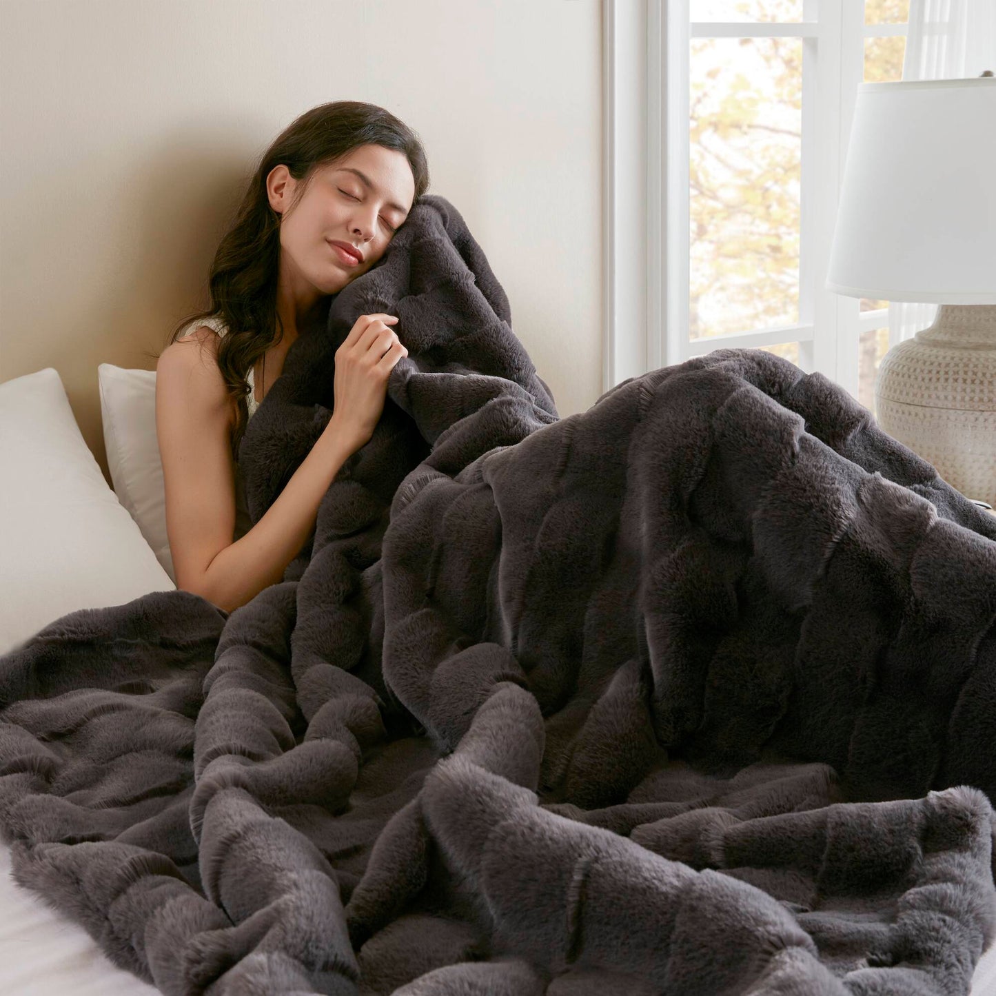 Vivienne Faux Fur Throw