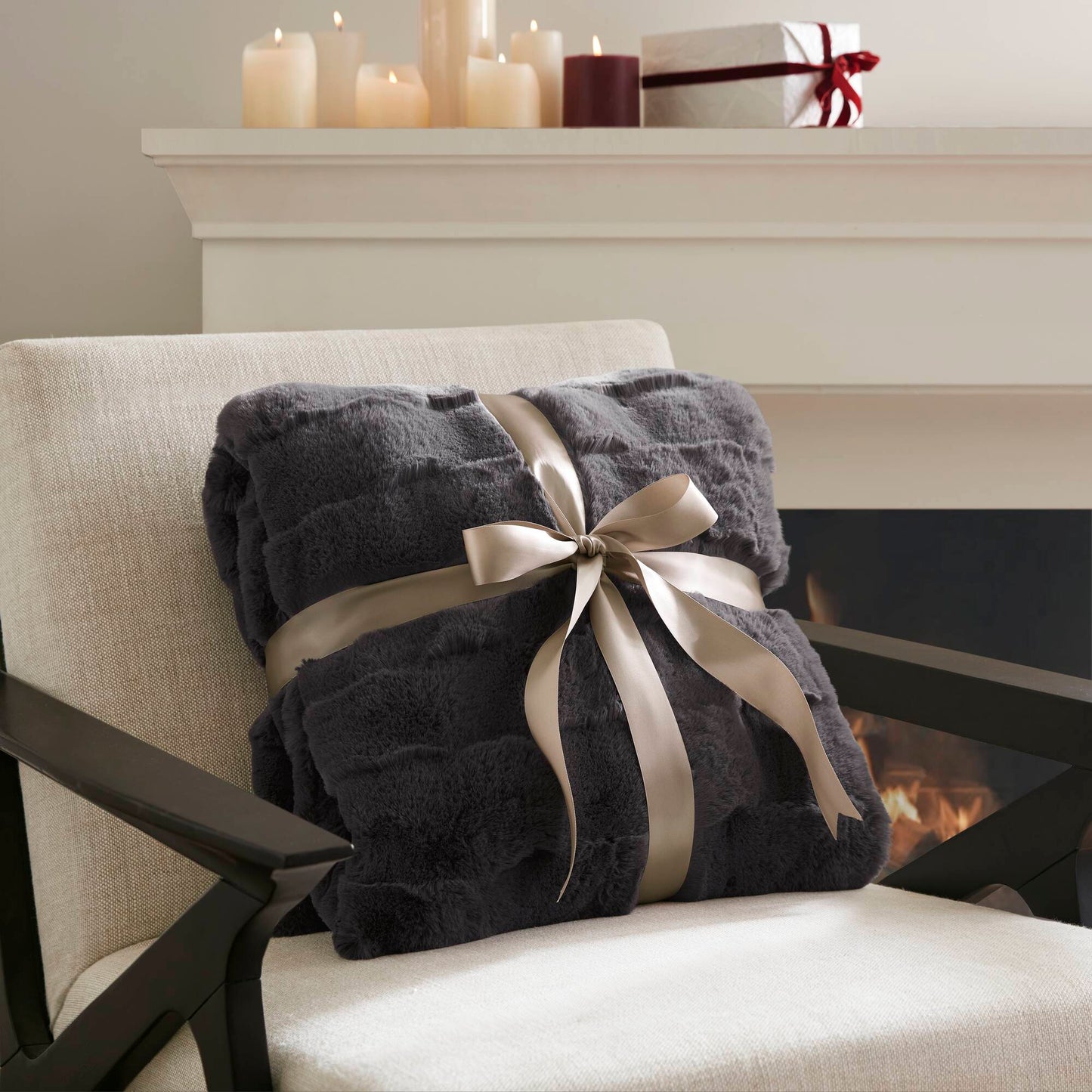 Vivienne Faux Fur Throw