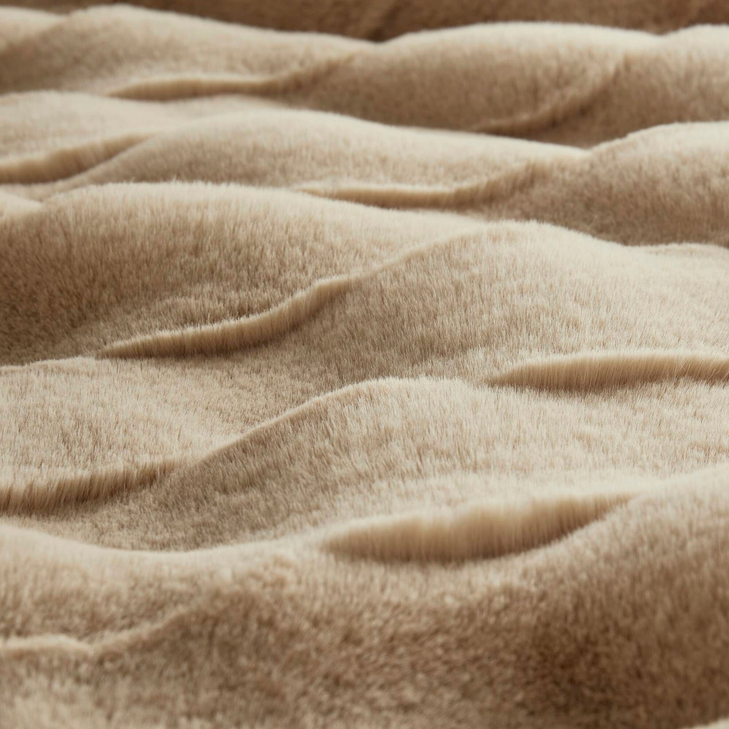 Vivienne Faux Fur Throw