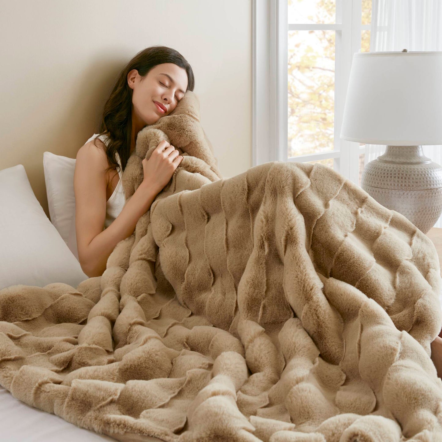 Vivienne Faux Fur Throw