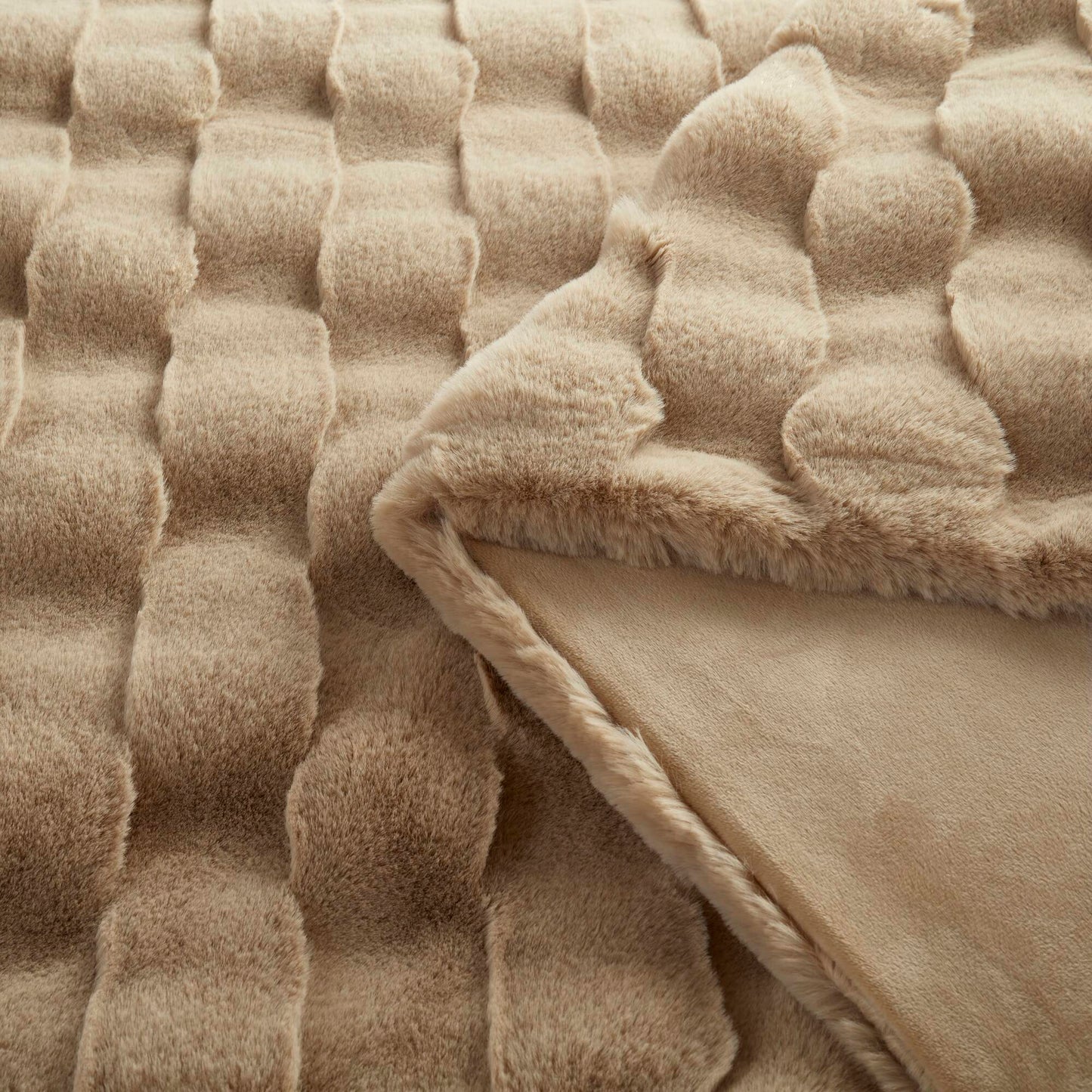 Vivienne Faux Fur Throw