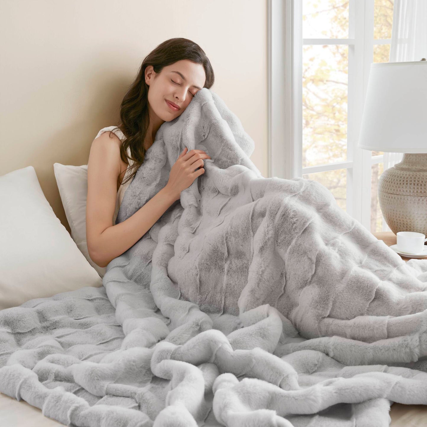 Vivienne Faux Fur Throw