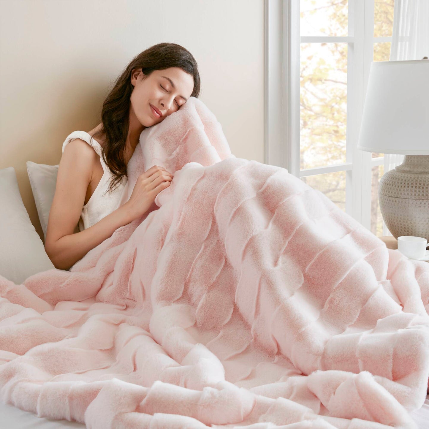 Vivienne Faux Fur Throw