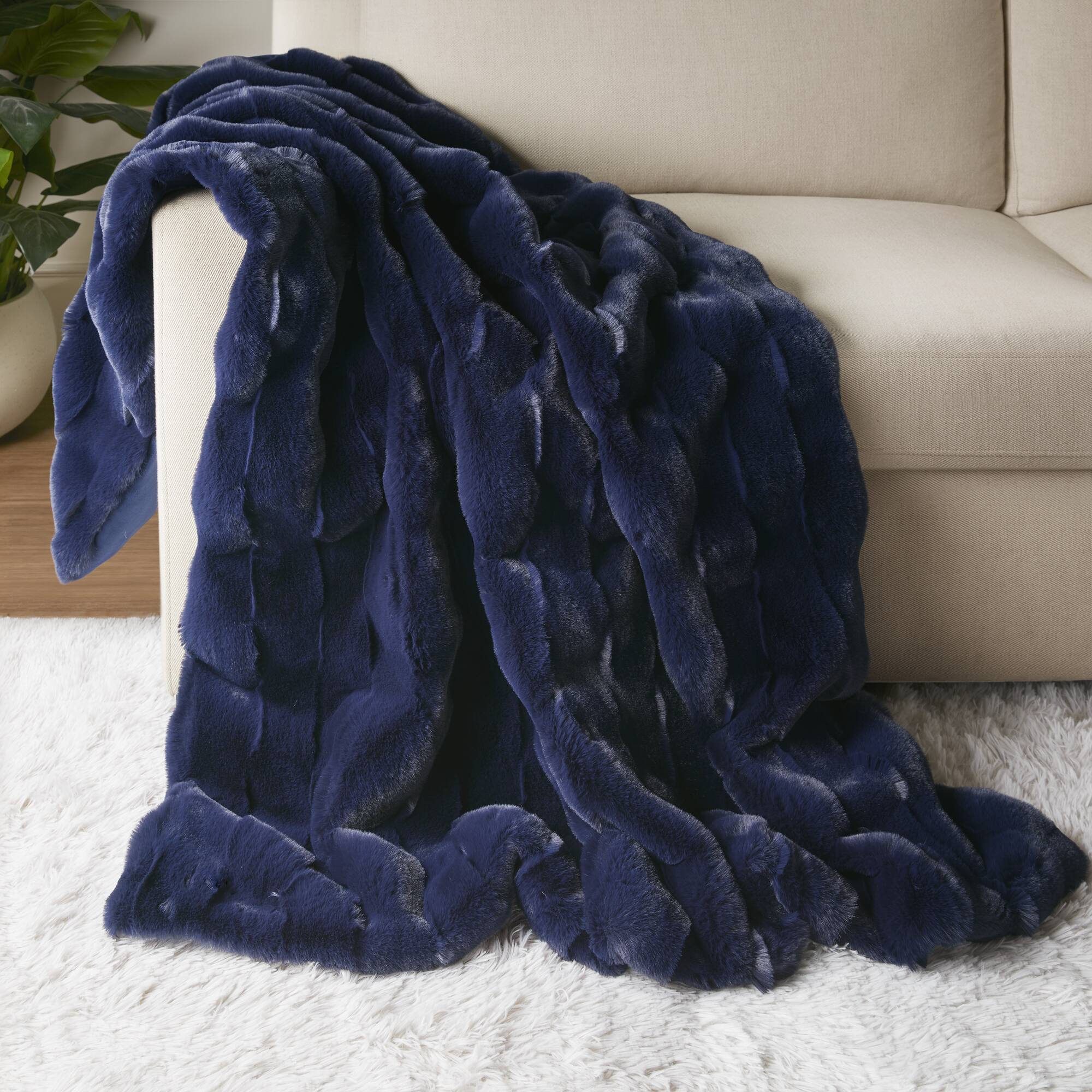 Madison Park - Vivienne Faux Fur Throw - Blanket