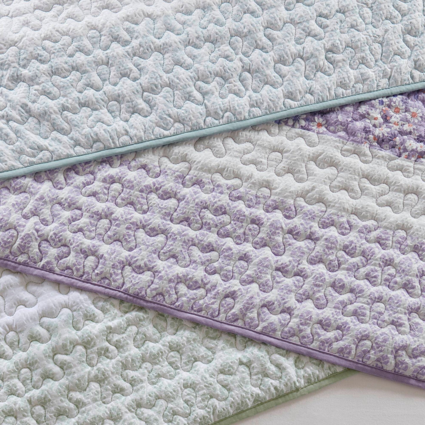 Caralie 4 Piece Seersucker Quilt Set with Throw