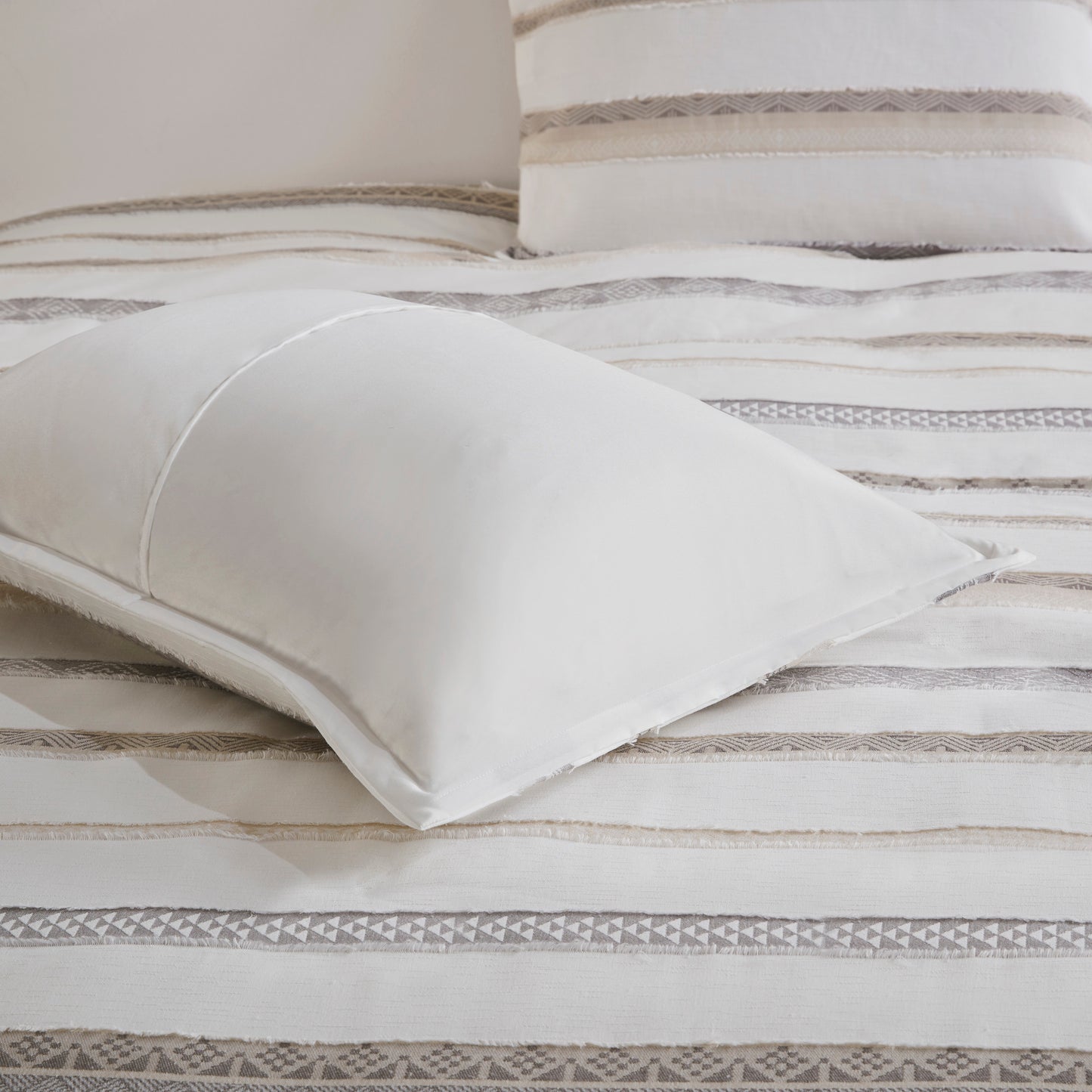Madison Park 3 Piece Clipped Jacquard Duvet Cover Set