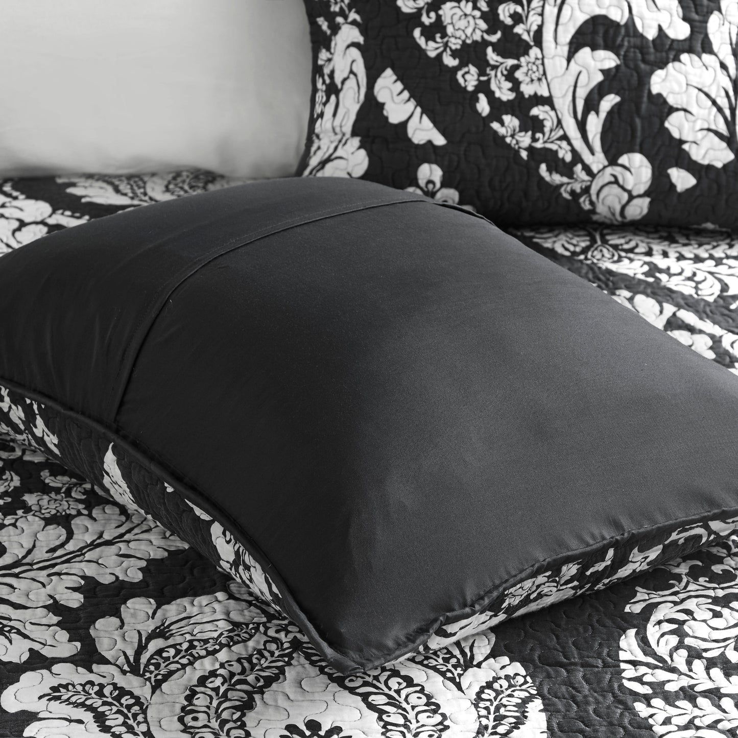 Madison Park 6 Piece Printed Cotton Quilt Set with Throw Pillows
