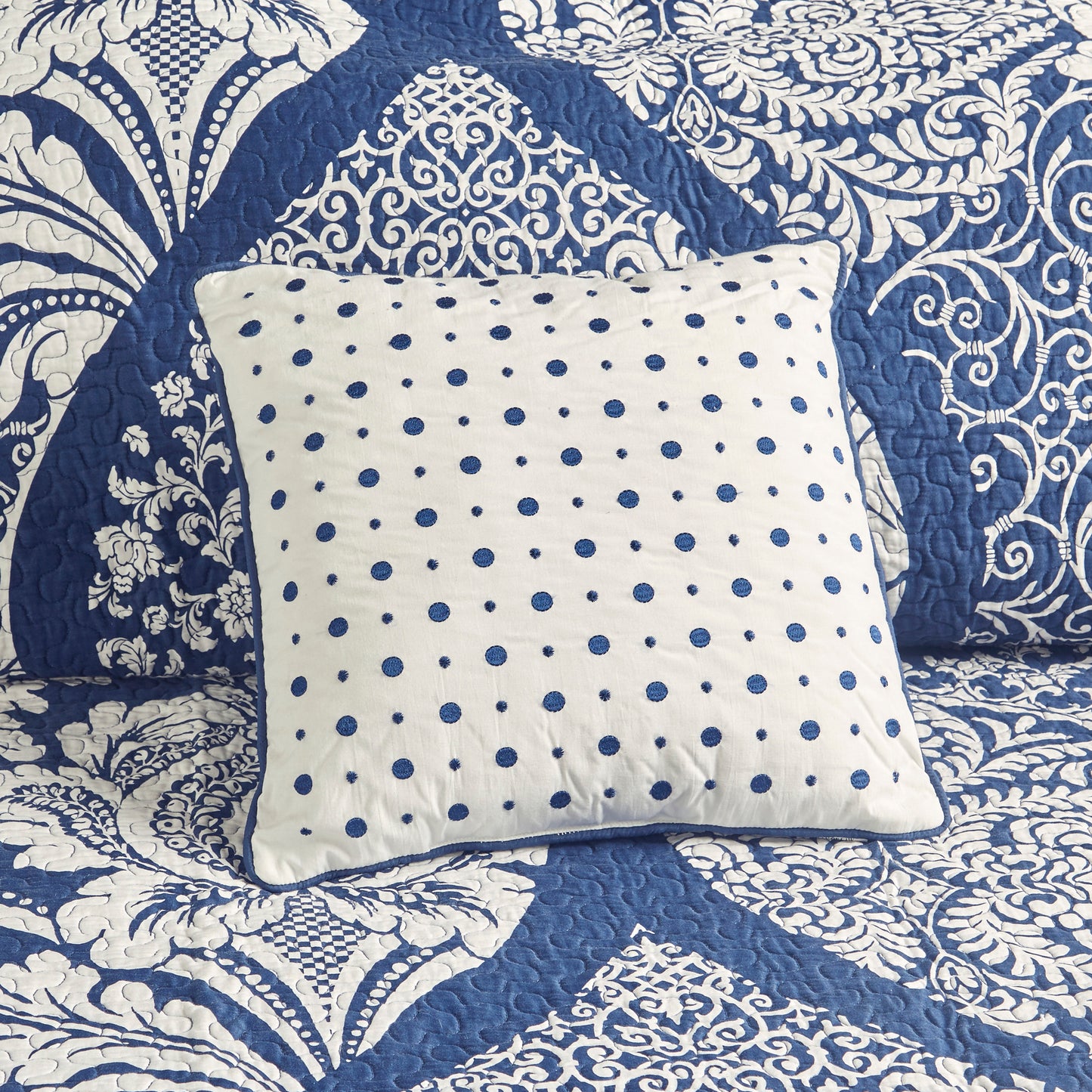 Madison Park 6 Piece Printed Cotton Quilt Set with Throw Pillows