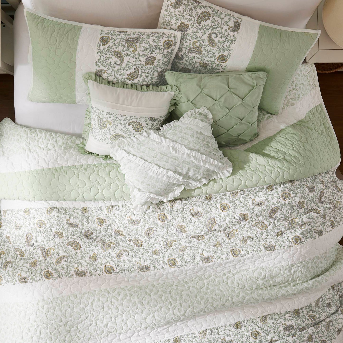 Madison Park 6 Piece Cotton Percale Quilt Set with Throw Pillows