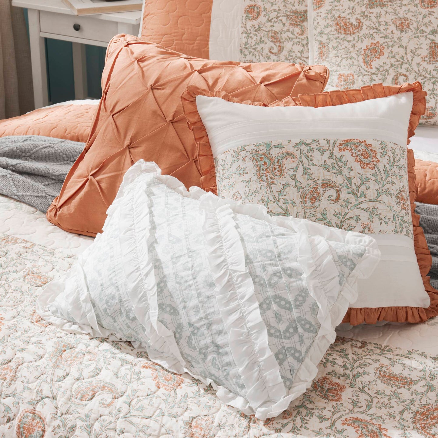 Madison Park 6 Piece Cotton Percale Quilt Set with Throw Pillows