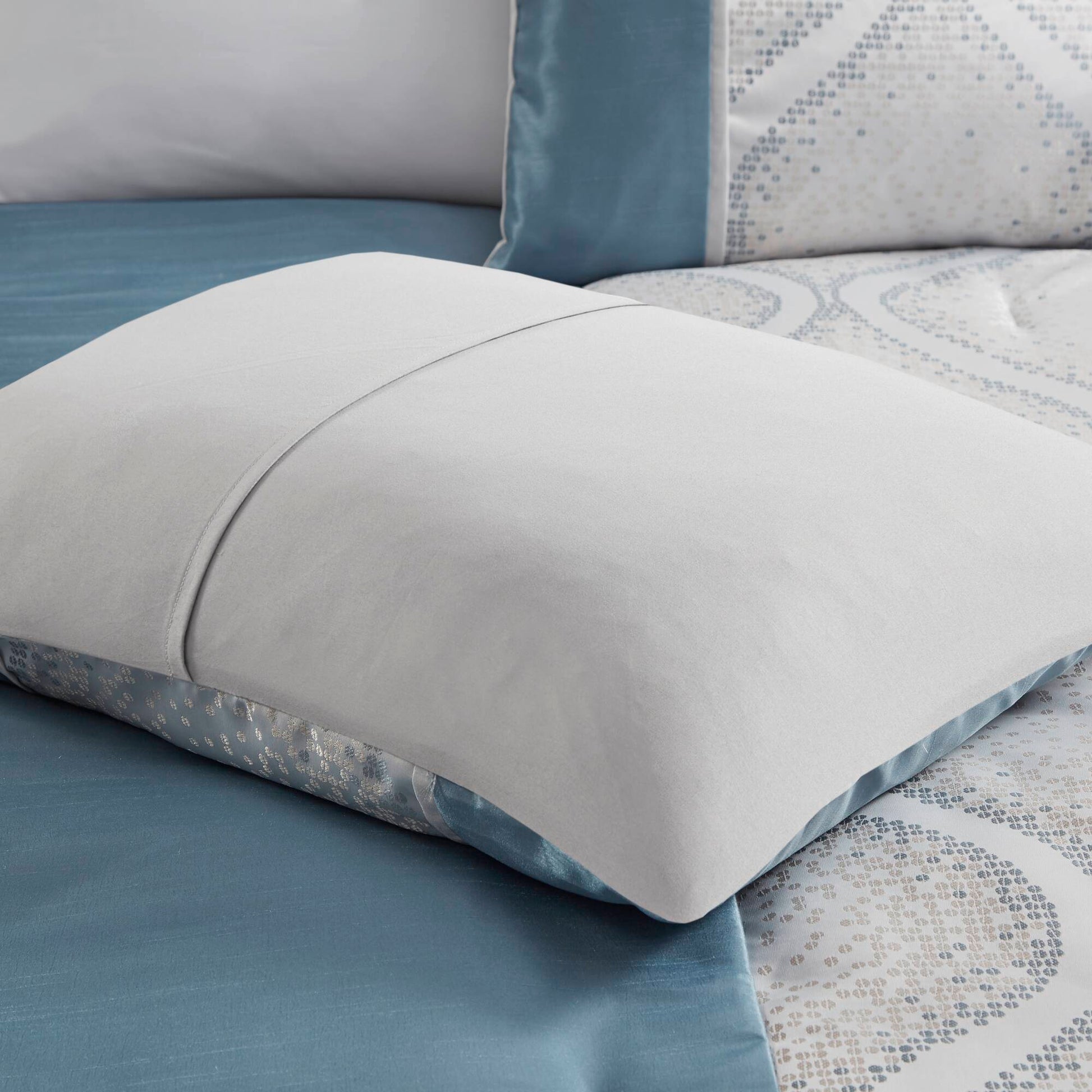 Madison Park 6 Piece Jacquard Comforter Set with Throw Pillows