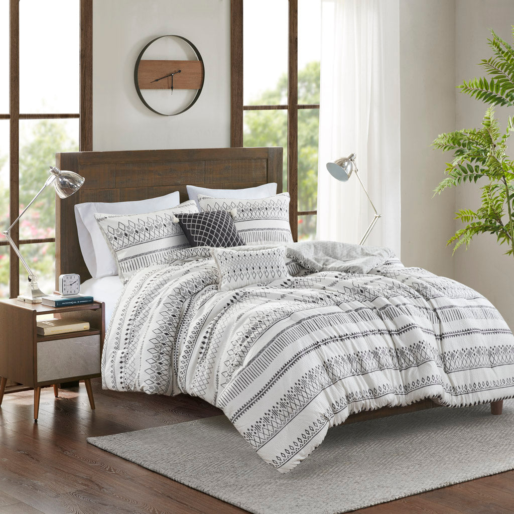 Madison Park 5 Piece Printed Seersucker Comforter Set with Throw Pillows