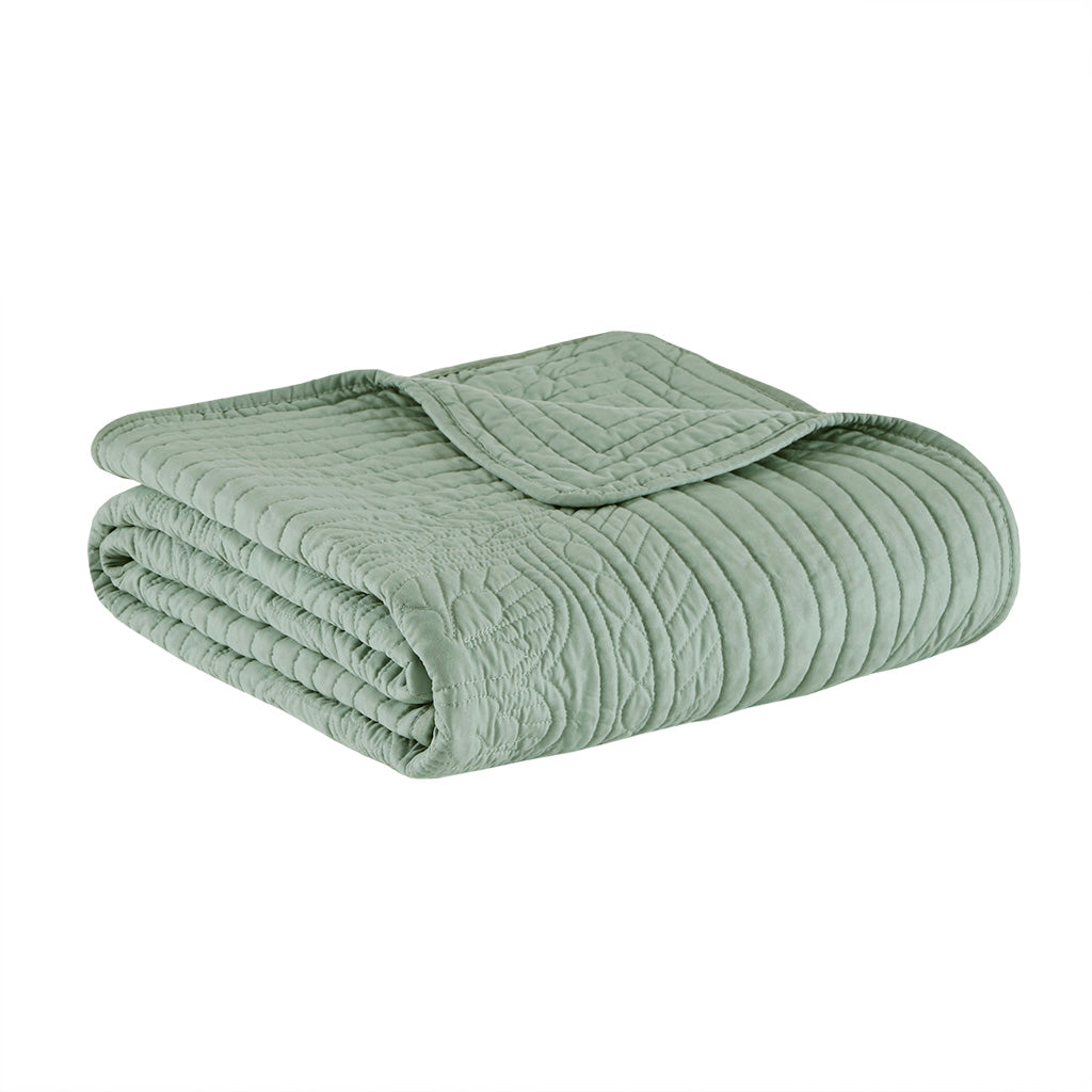 Madison Park Oversized Quilted Throw with Scalloped Edges