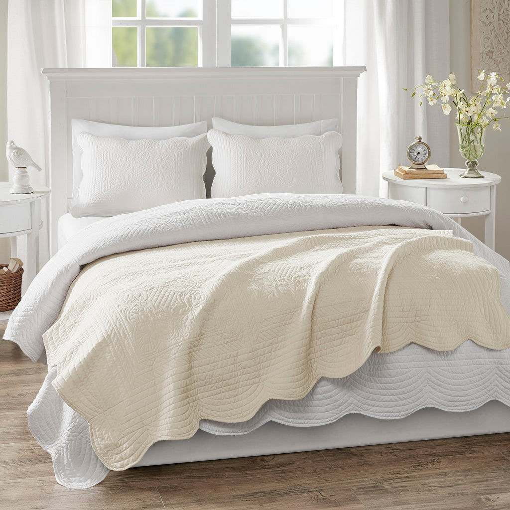 Madison Park Oversized Quilted Throw with Scalloped Edges