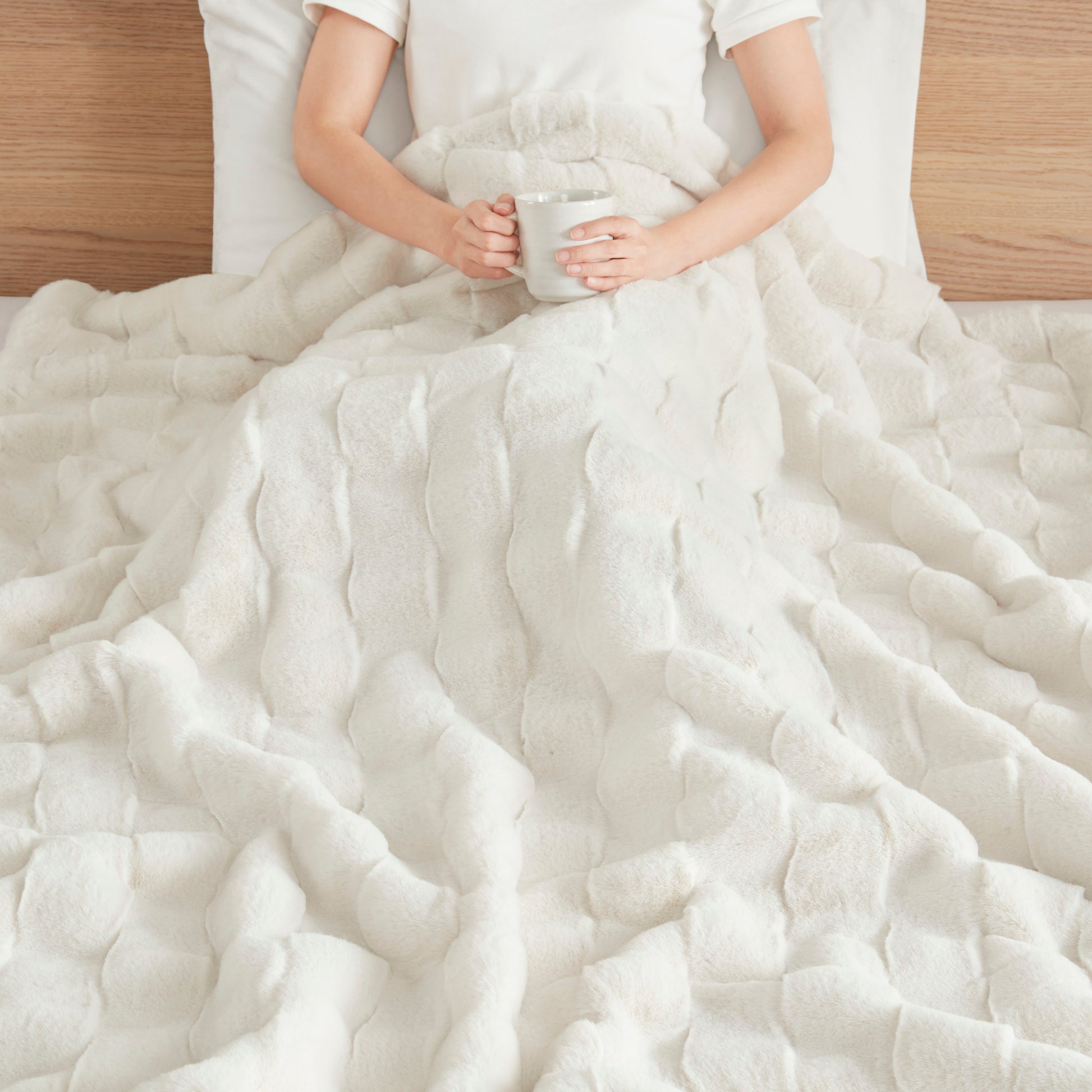 Madison Park Faux Fur Throw