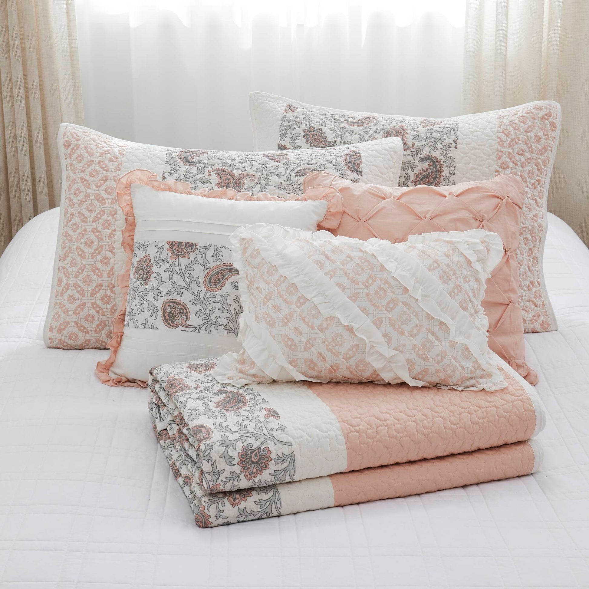 Madison Park 6 Piece Cotton Percale Quilt Set with Throw Pillows