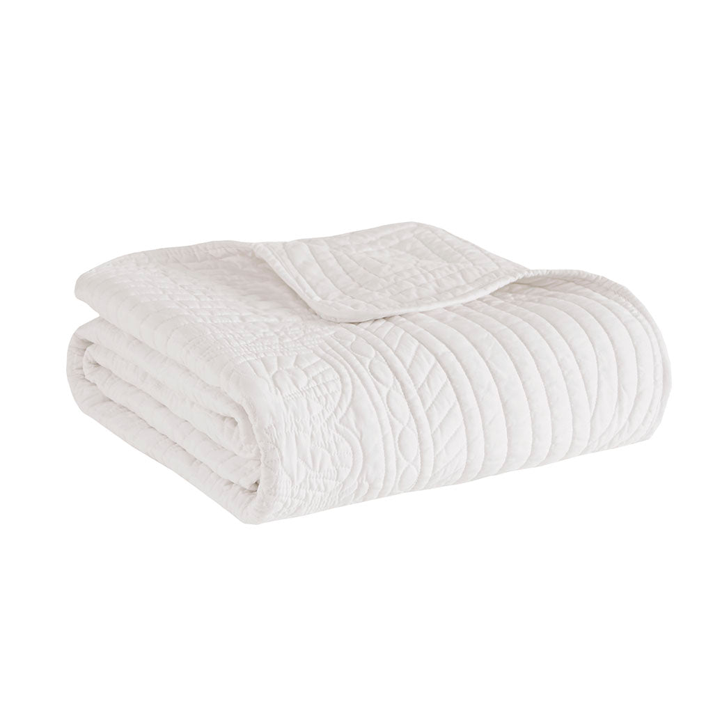 Madison Park Oversized Quilted Throw with Scalloped Edges