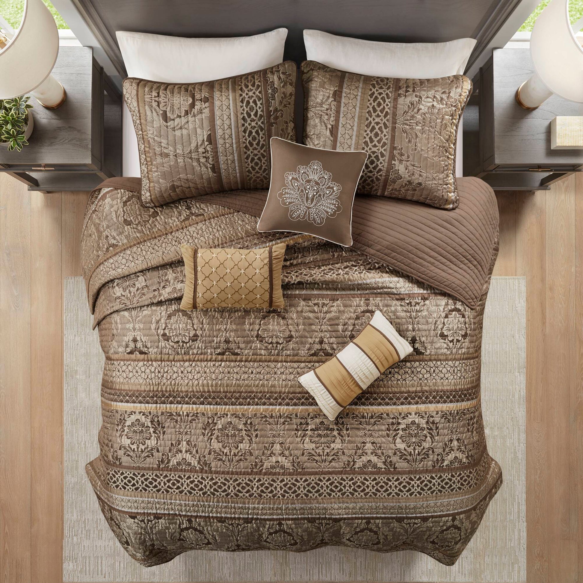 Madison Park 6 Piece Jacquard Quilt Set with Throw Pillows