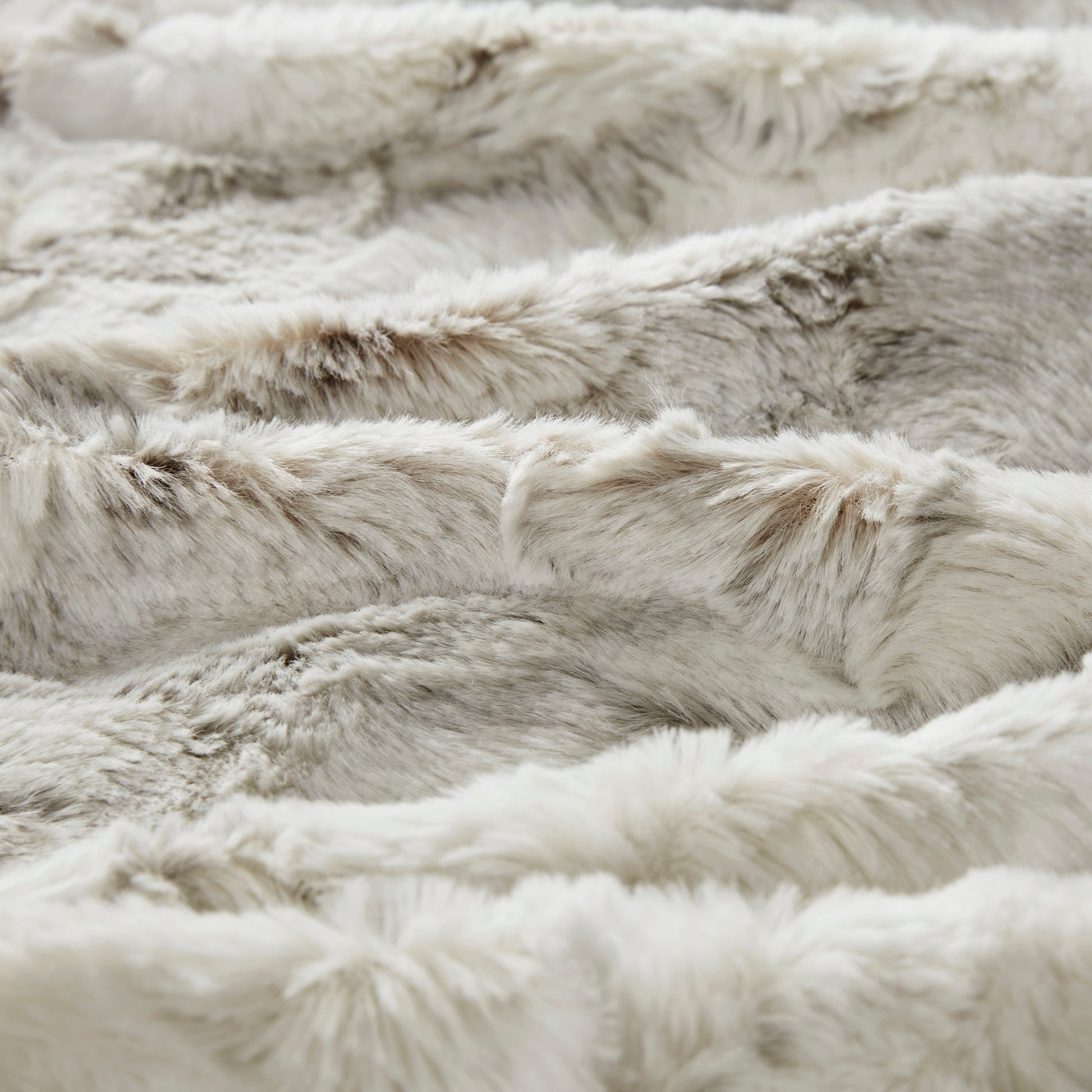 Madison Park Oversized Faux Fur Throw