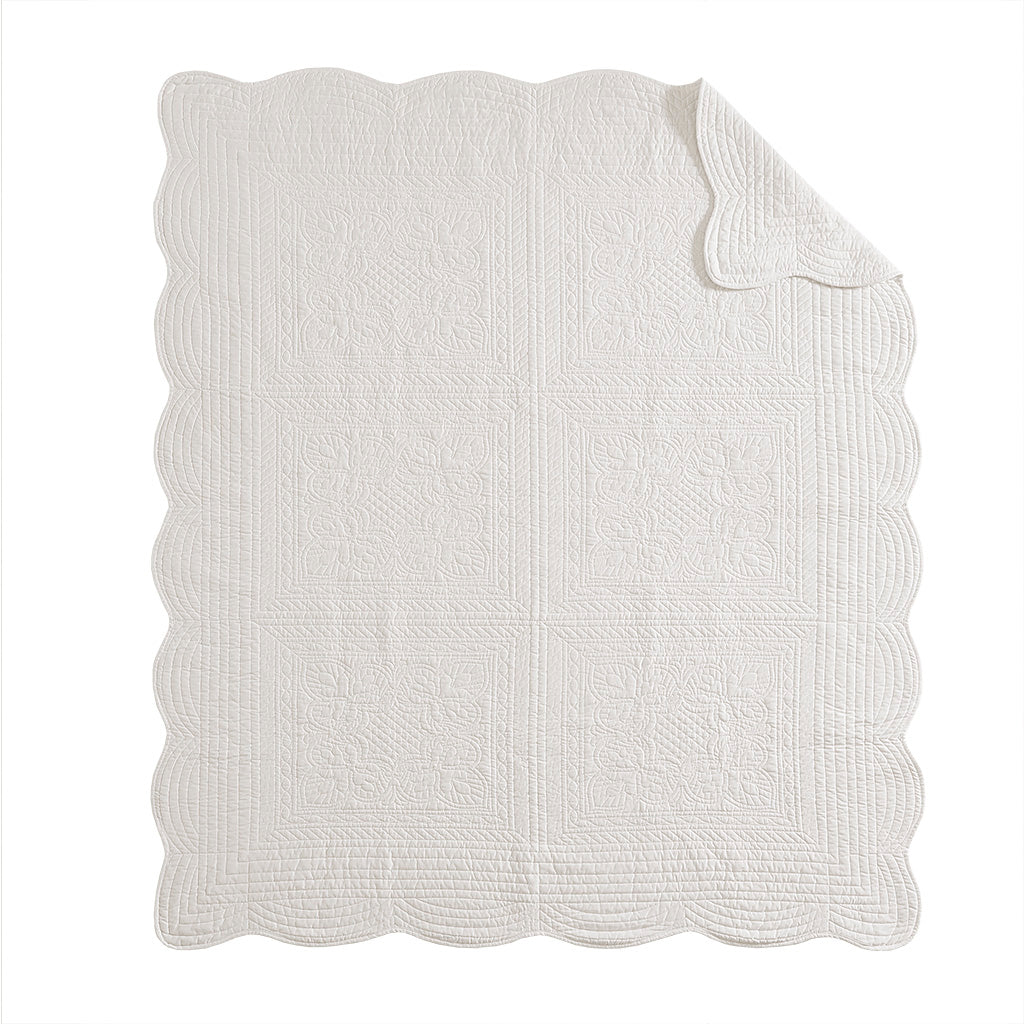 Madison Park Oversized Quilted Throw with Scalloped Edges