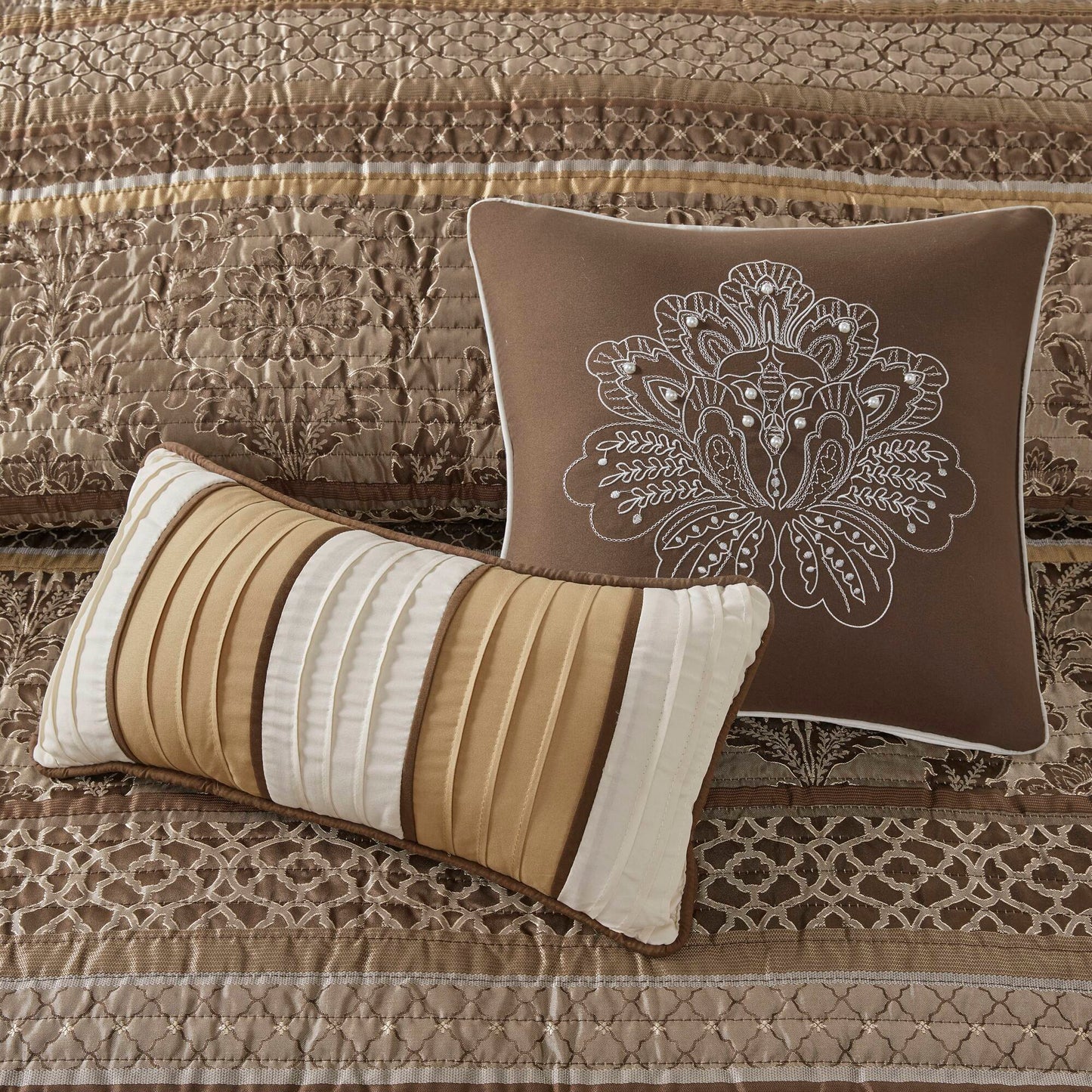 Madison Park 6 Piece Jacquard Quilt Set with Throw Pillows