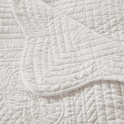 Madison Park Oversized Quilted Throw with Scalloped Edges