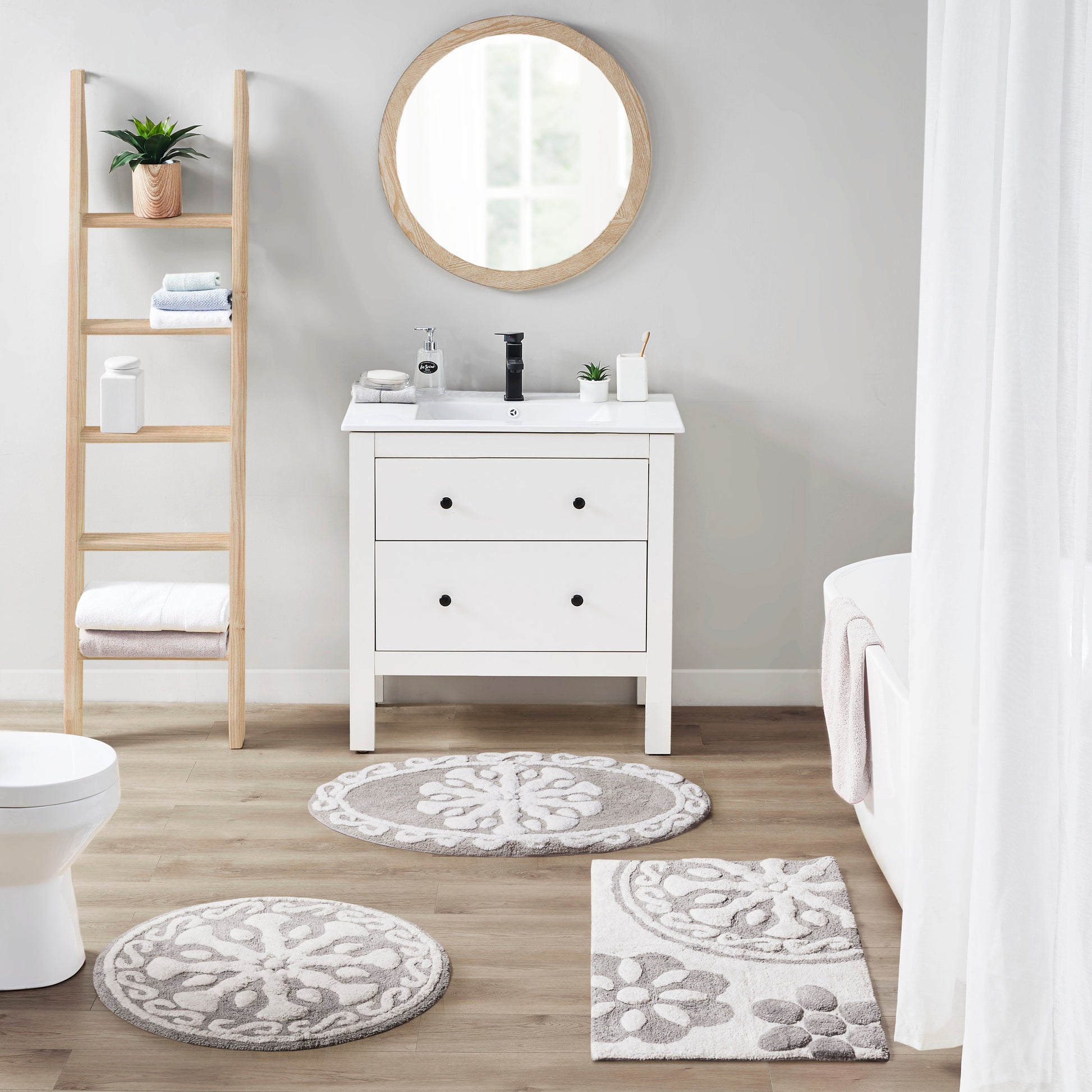 Madison Park Medallion Cotton Tufted Bath Rug