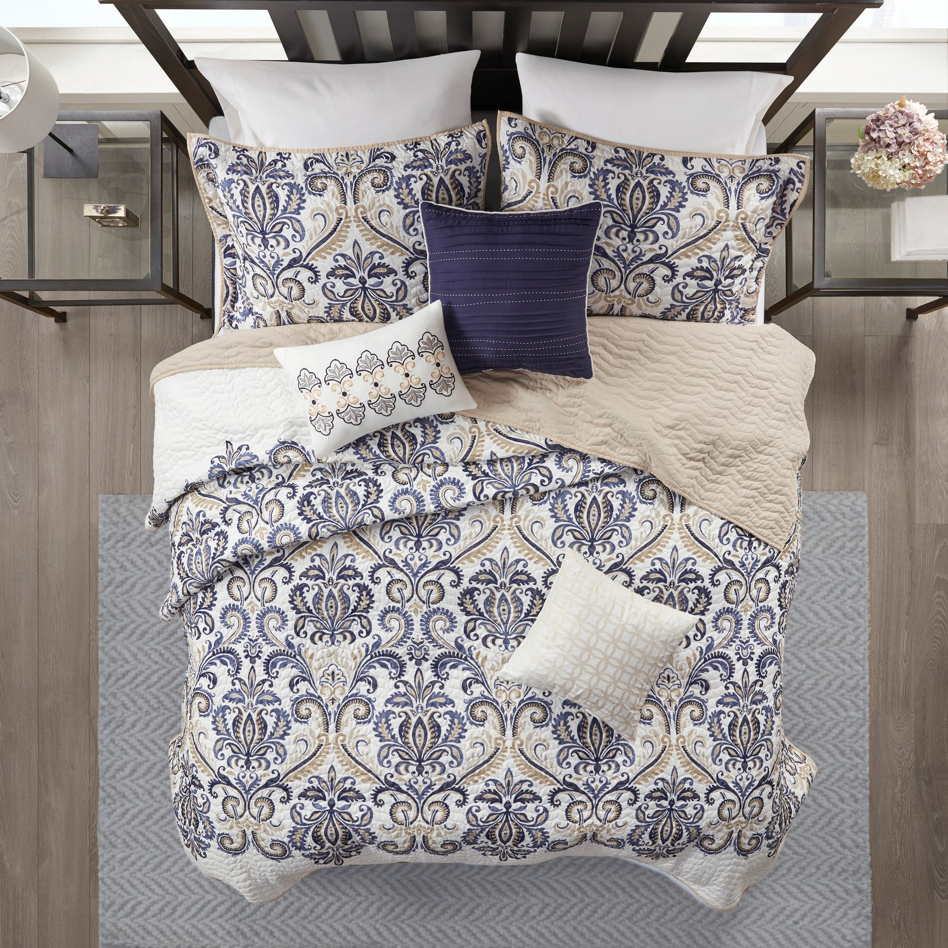 Madison Park 6 Piece Reversible Quilt Set with Throw Pillows