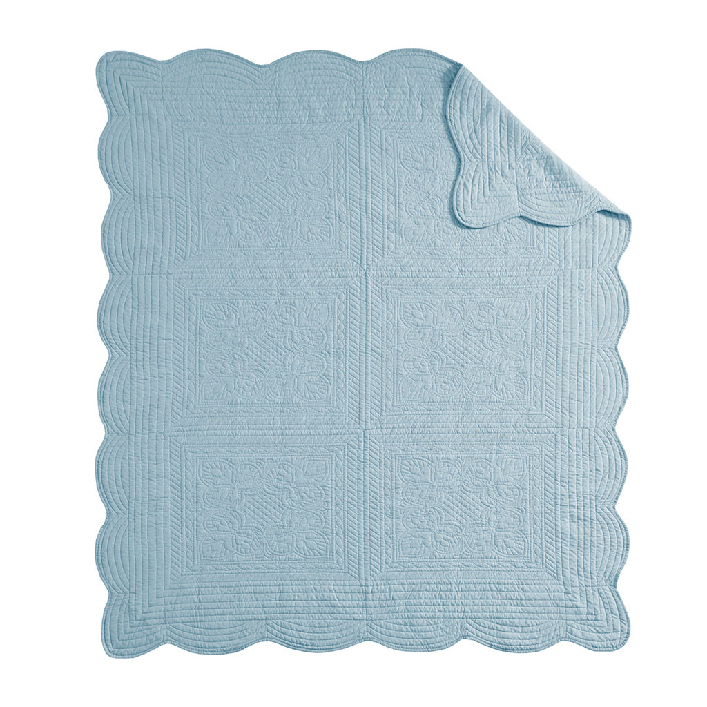 Madison Park Oversized Quilted Throw with Scalloped Edges