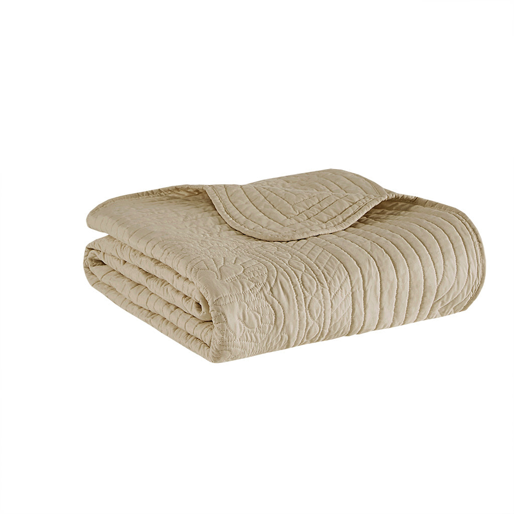 Madison Park Oversized Quilted Throw with Scalloped Edges