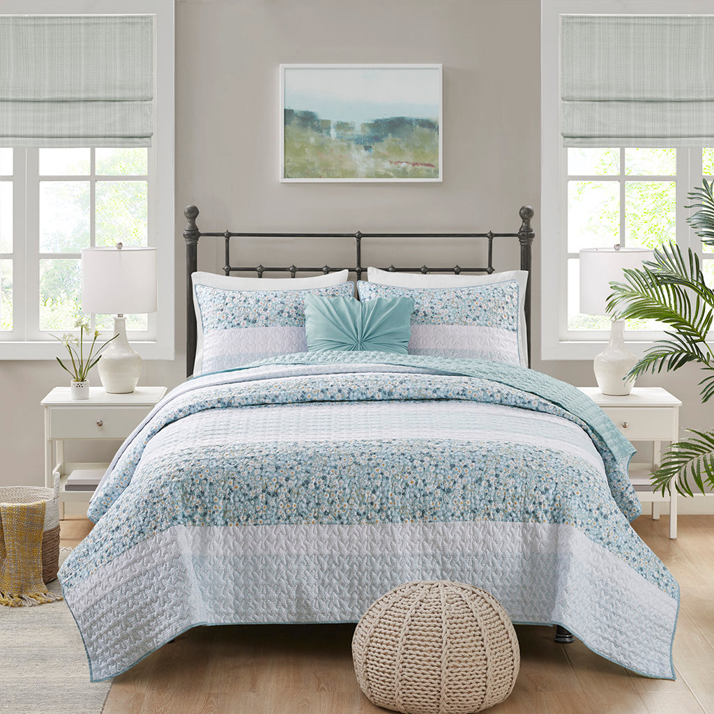 Madison Park 4 Piece Seersucker Quilt Set with Throw Pillow