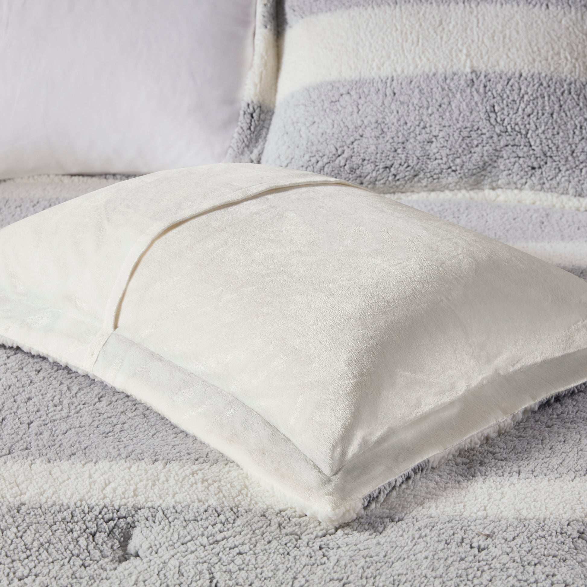 Madison Park Sherpa Comforter Set
