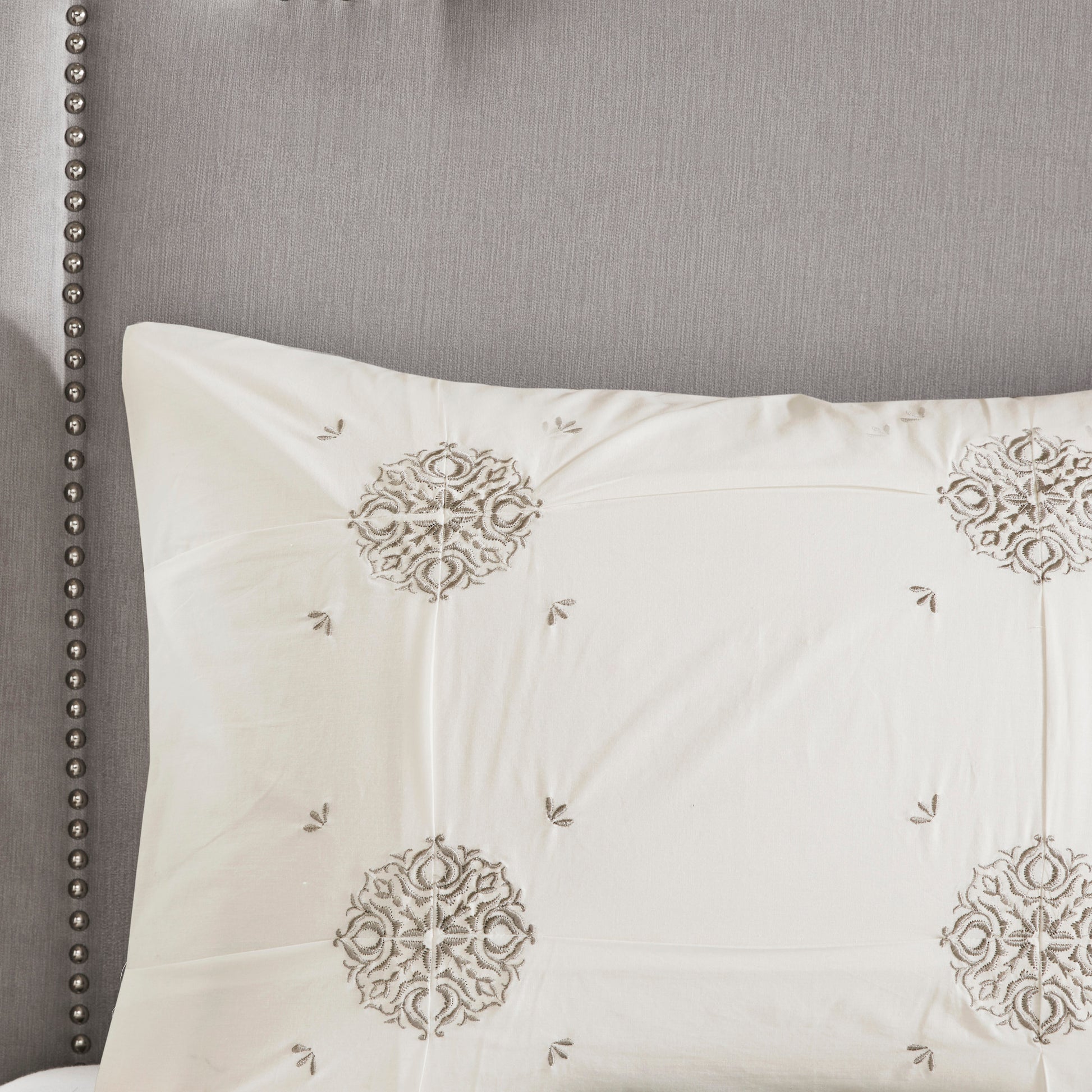 Madison Park 4 Piece Embroidered Cotton Reversible Duvet Cover Set
