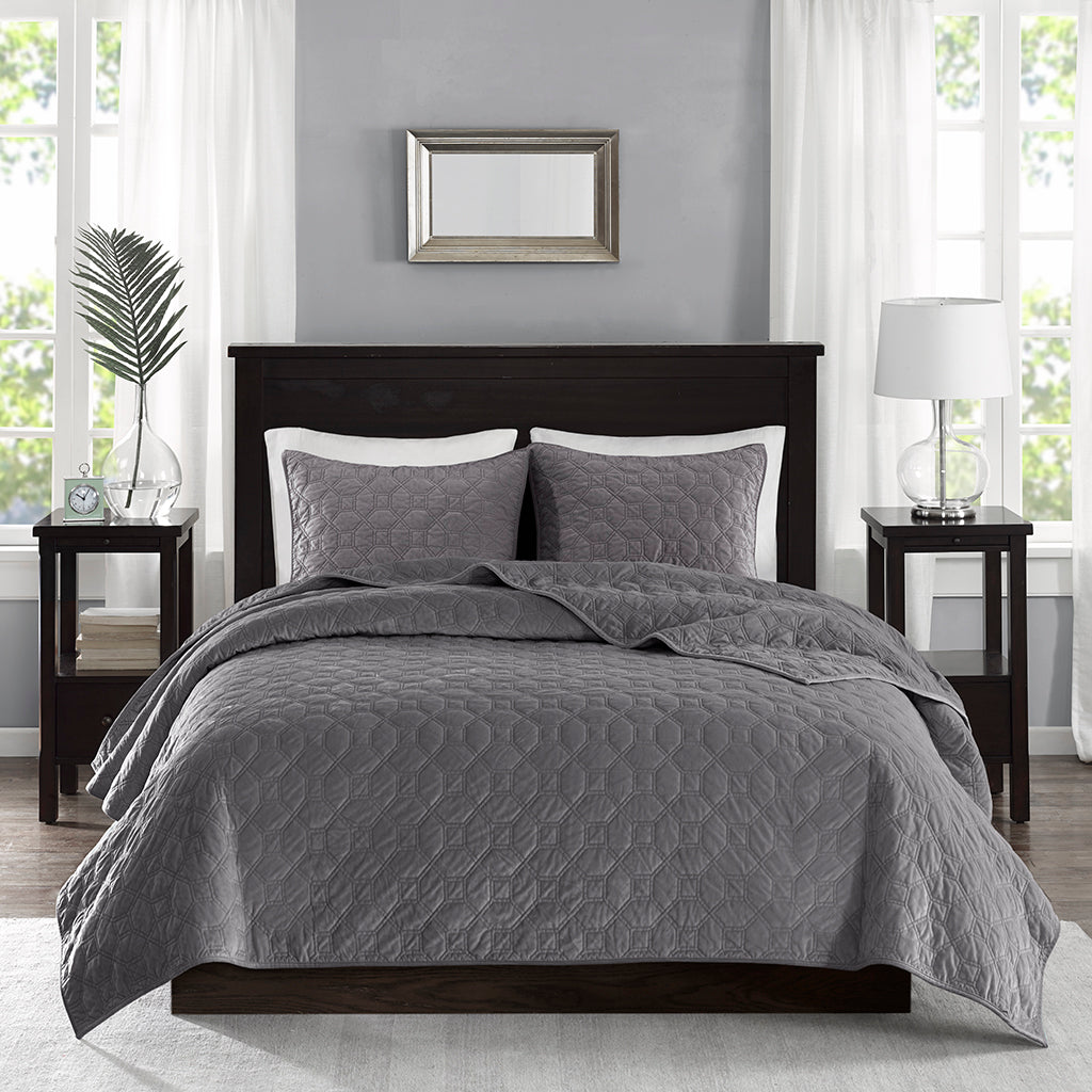Madison Park - Harper 3 Piece Velvet Quilt Set - Fashion Bedding