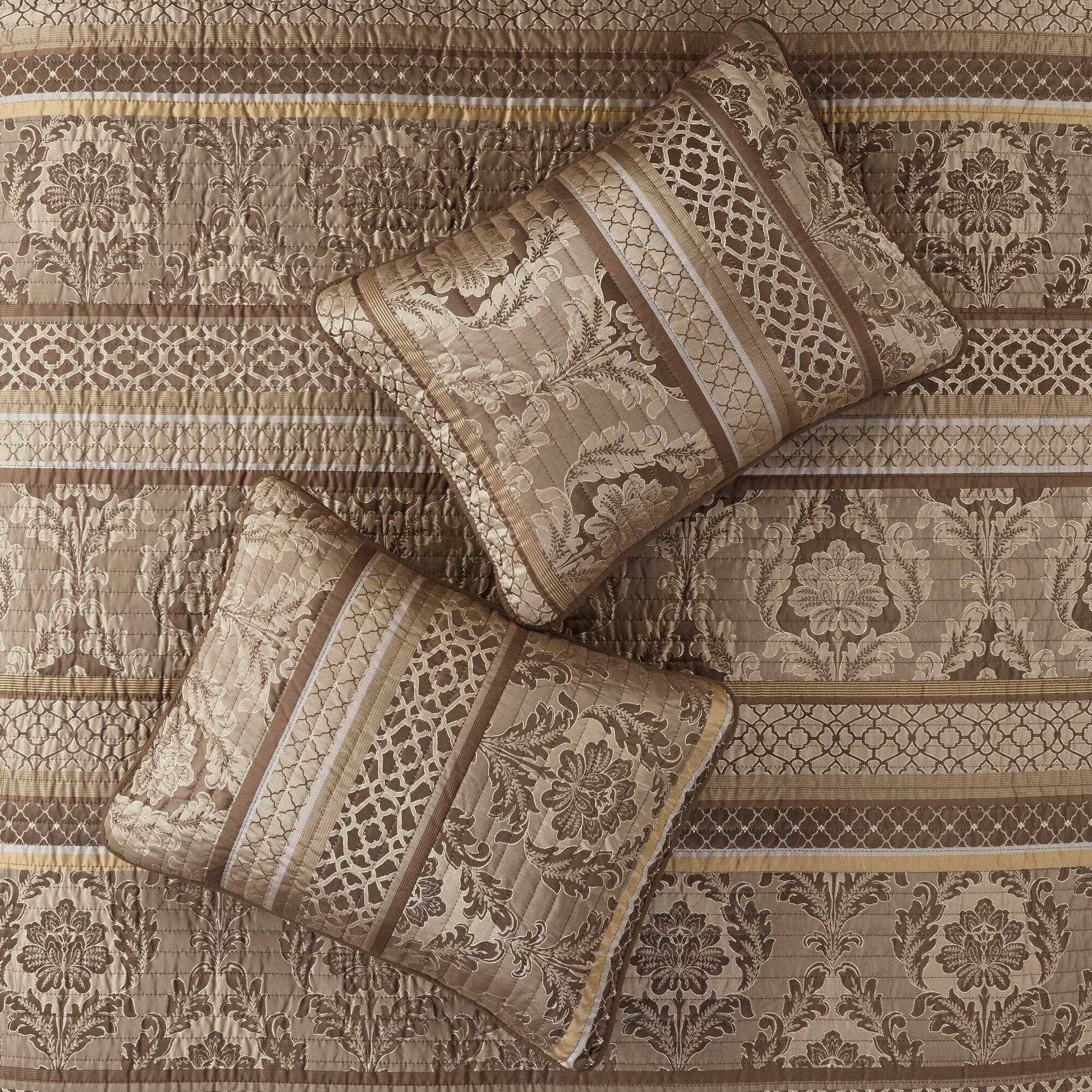Madison Park 6 Piece Jacquard Quilt Set with Throw Pillows