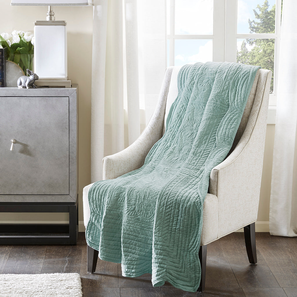 Madison Park Oversized Quilted Throw with Scalloped Edges