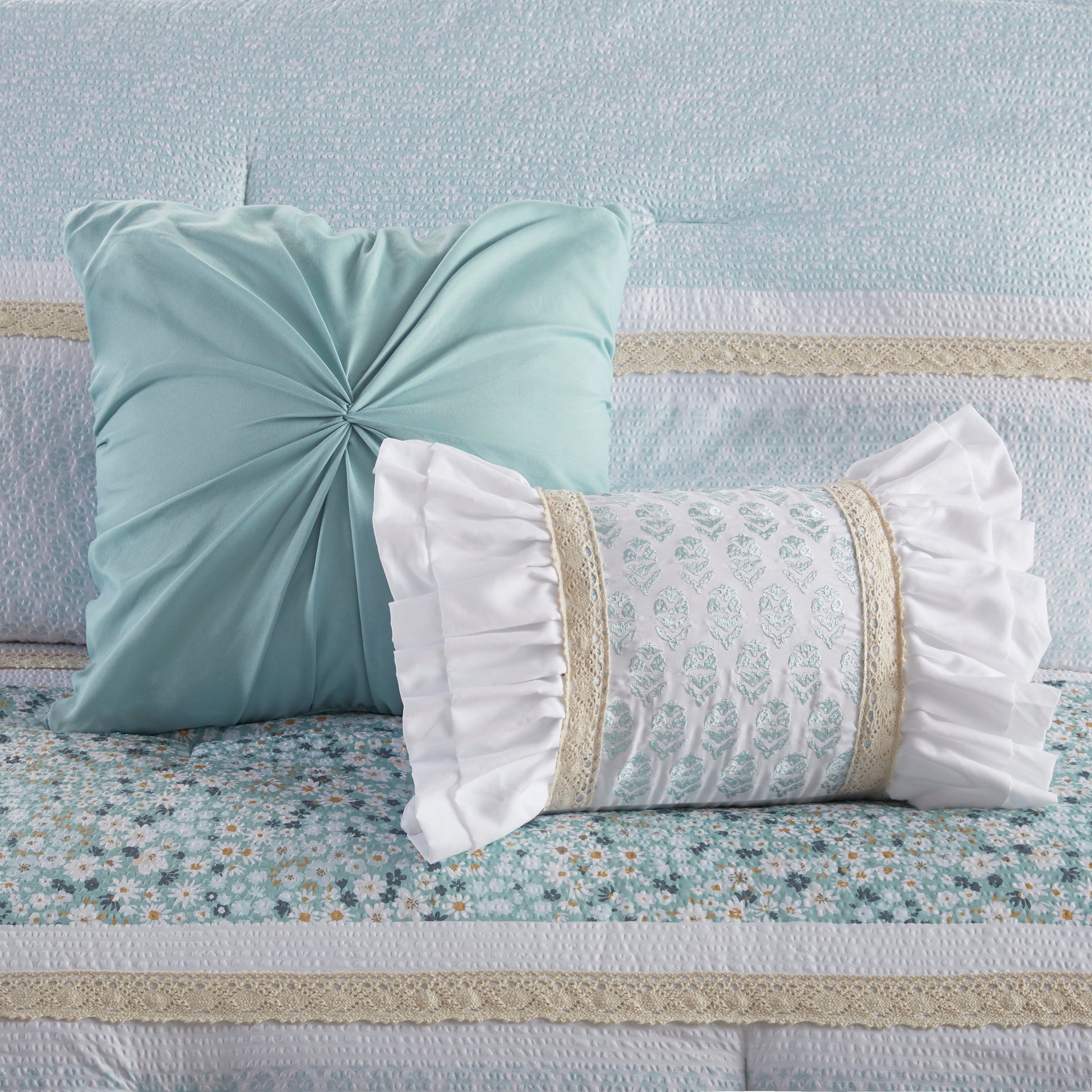 Madison Park 5 Piece Seersucker Comforter Set with Throw Pillows