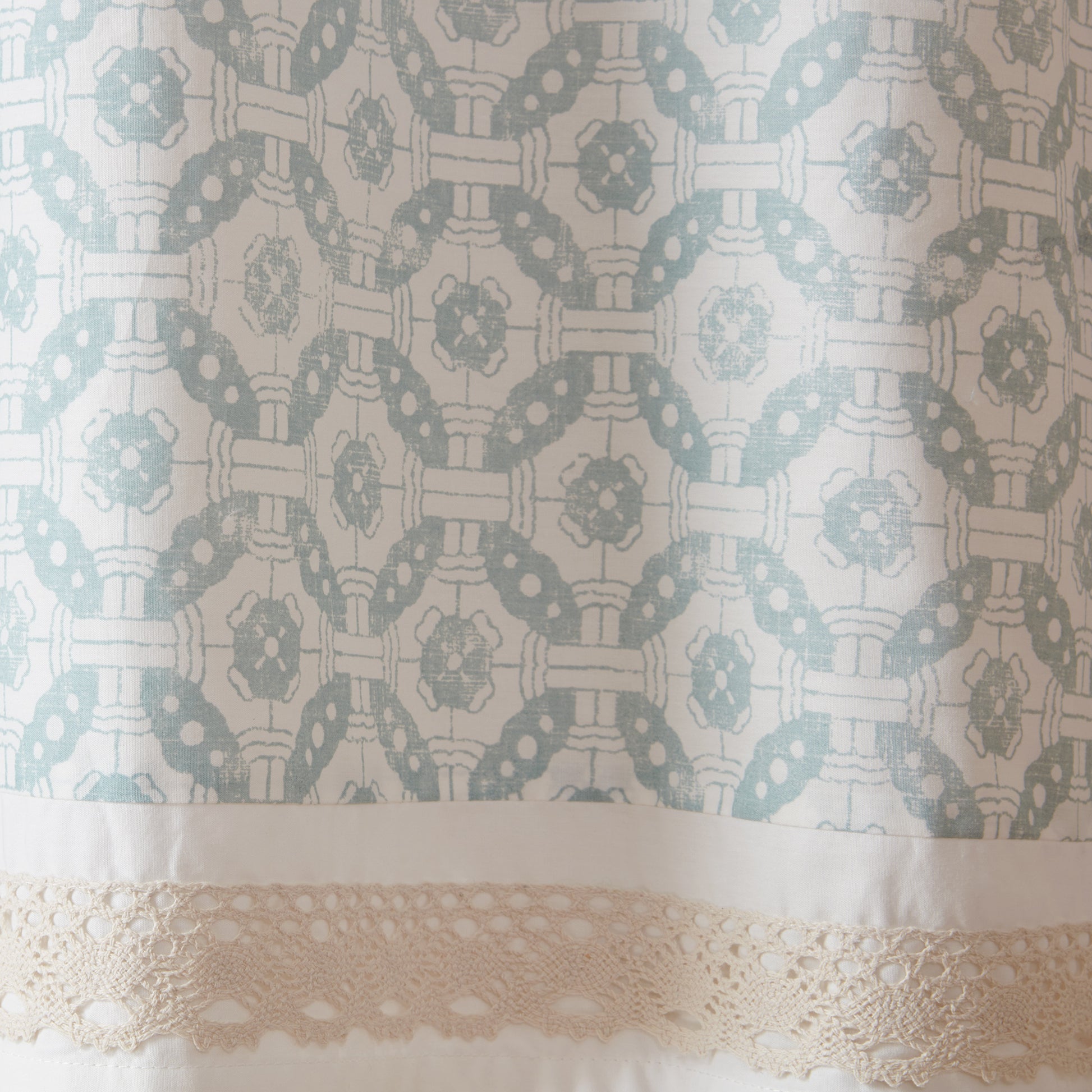 Madison Park Printed and Pieced Rod Pocket Valance