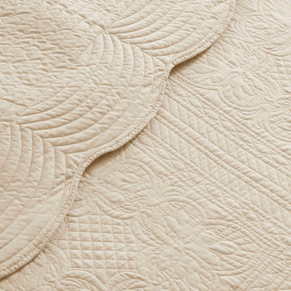 Madison Park 3 Piece Reversible Scalloped Edge Quilt Set