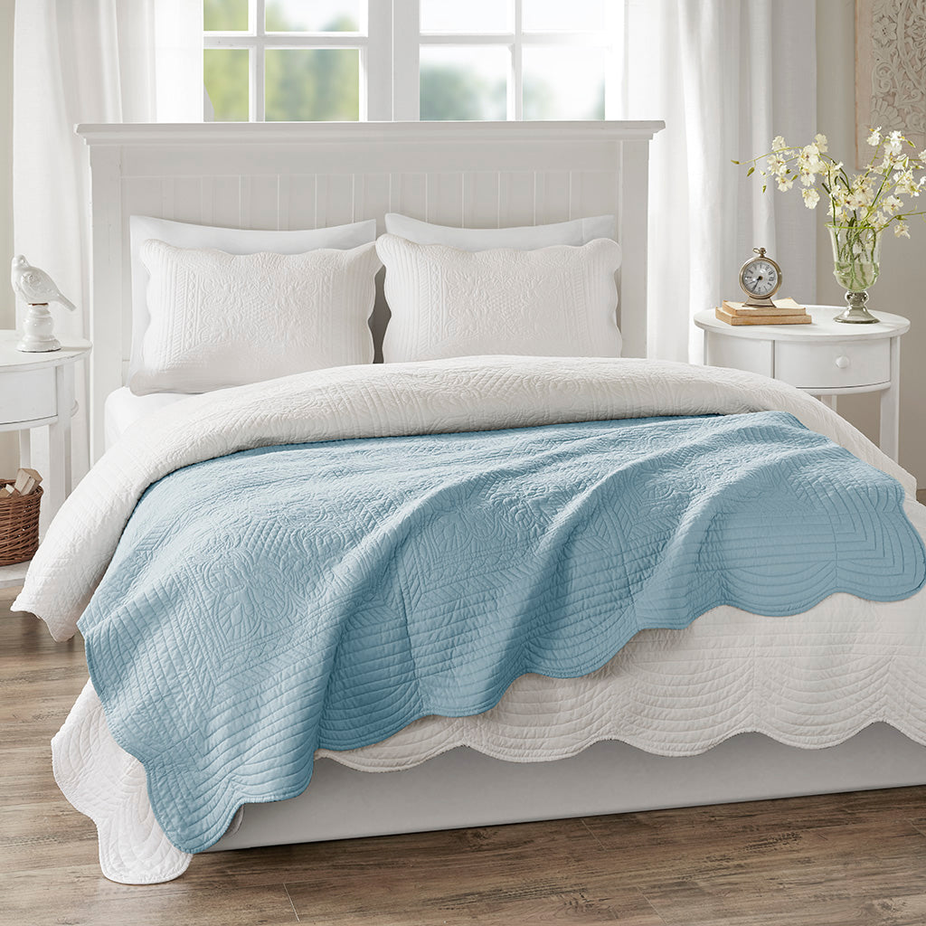 Madison Park Oversized Quilted Throw with Scalloped Edges