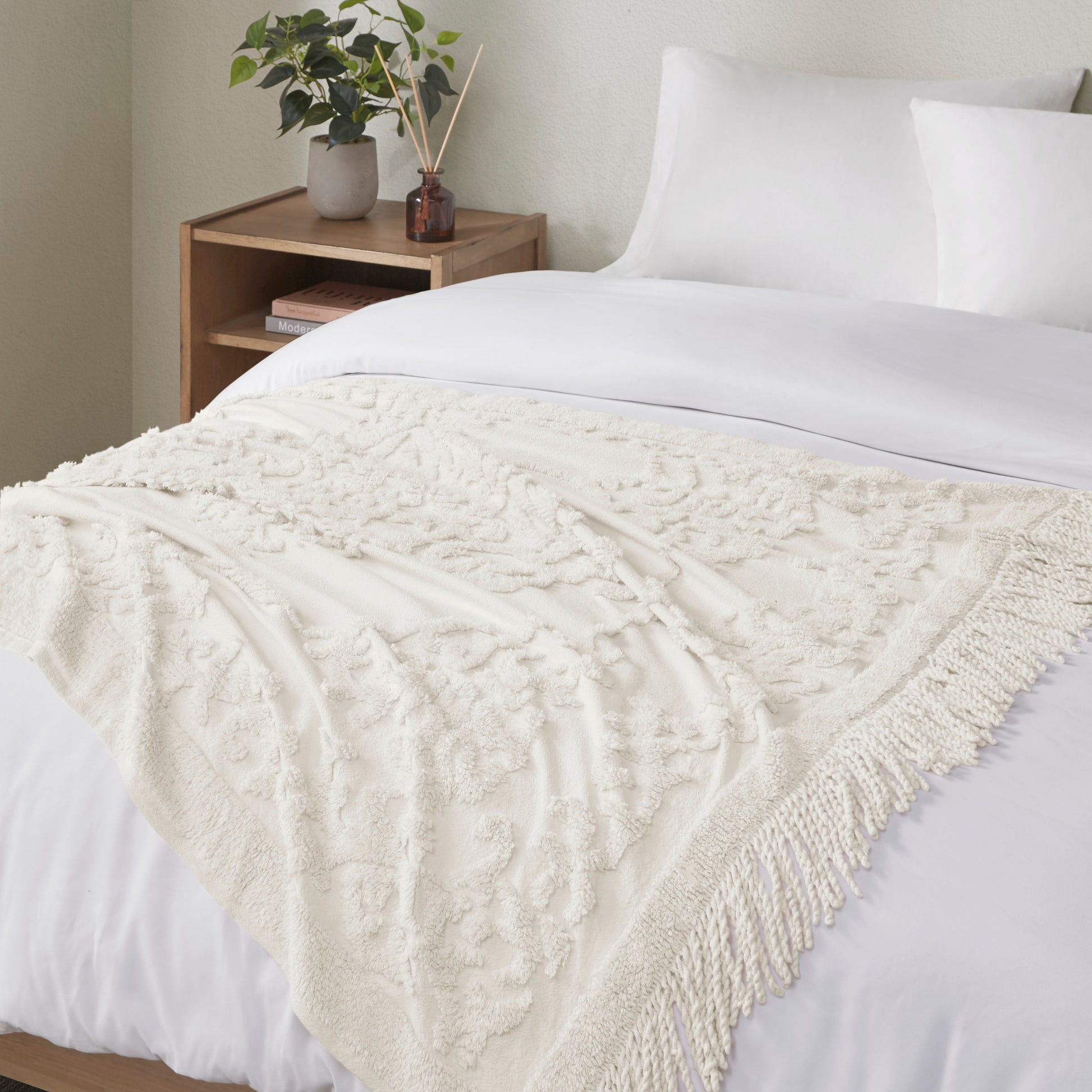 Madison Park 100% Cotton Tufted Chenille Lightweight Throw With Fringe Tassel 50" x 60"