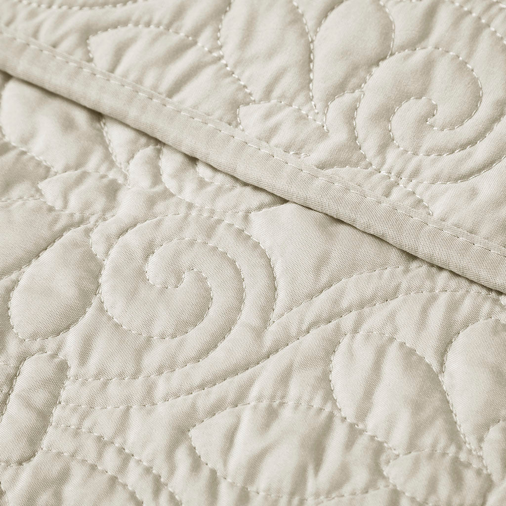 Madison Park Oversized Quilted Throw