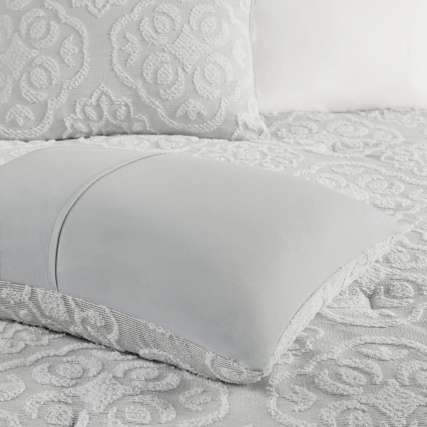 Madison Park 3 Piece Tufted Woven Medallion Comforter Set