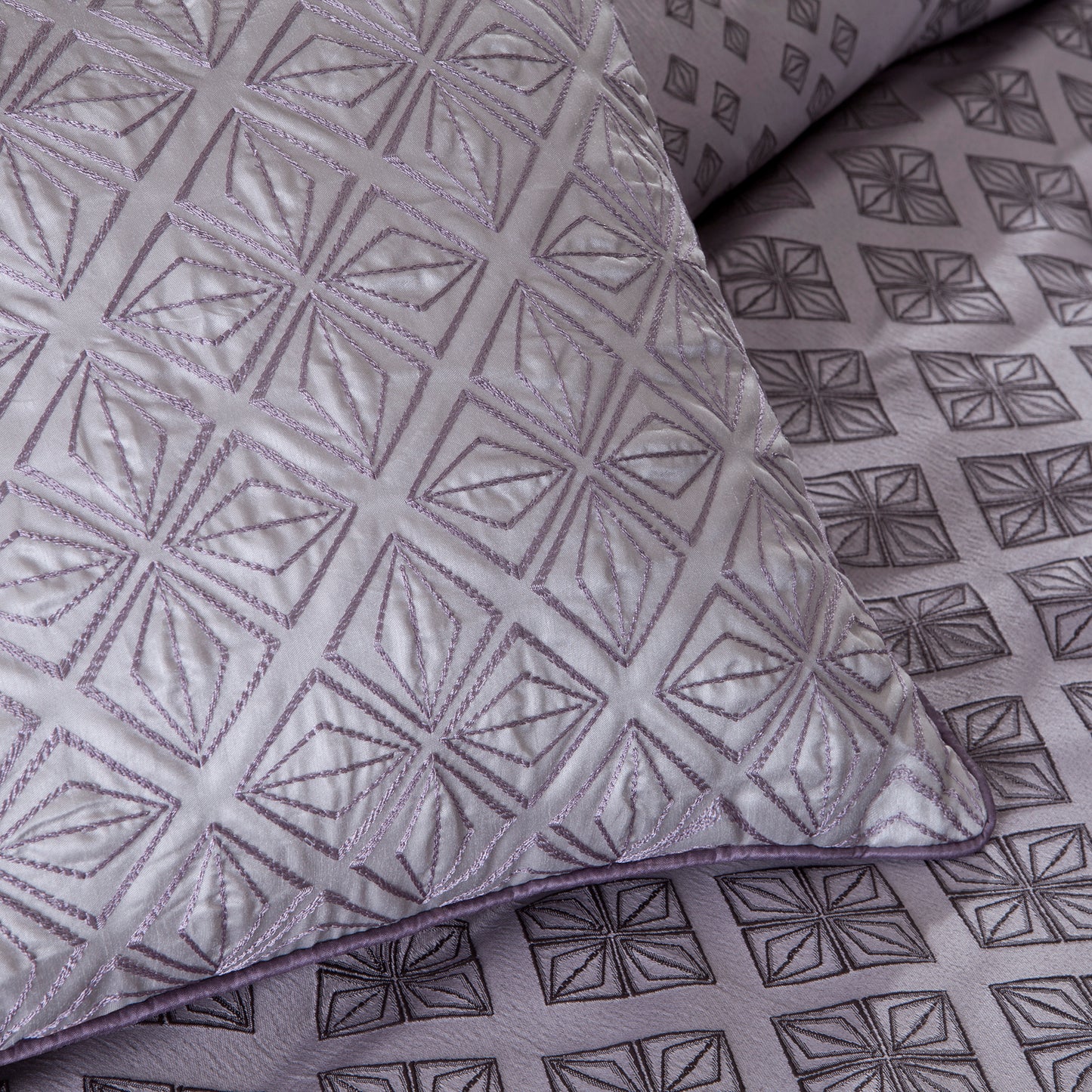 Biloxi 7 Piece Jaquard Comforter Set